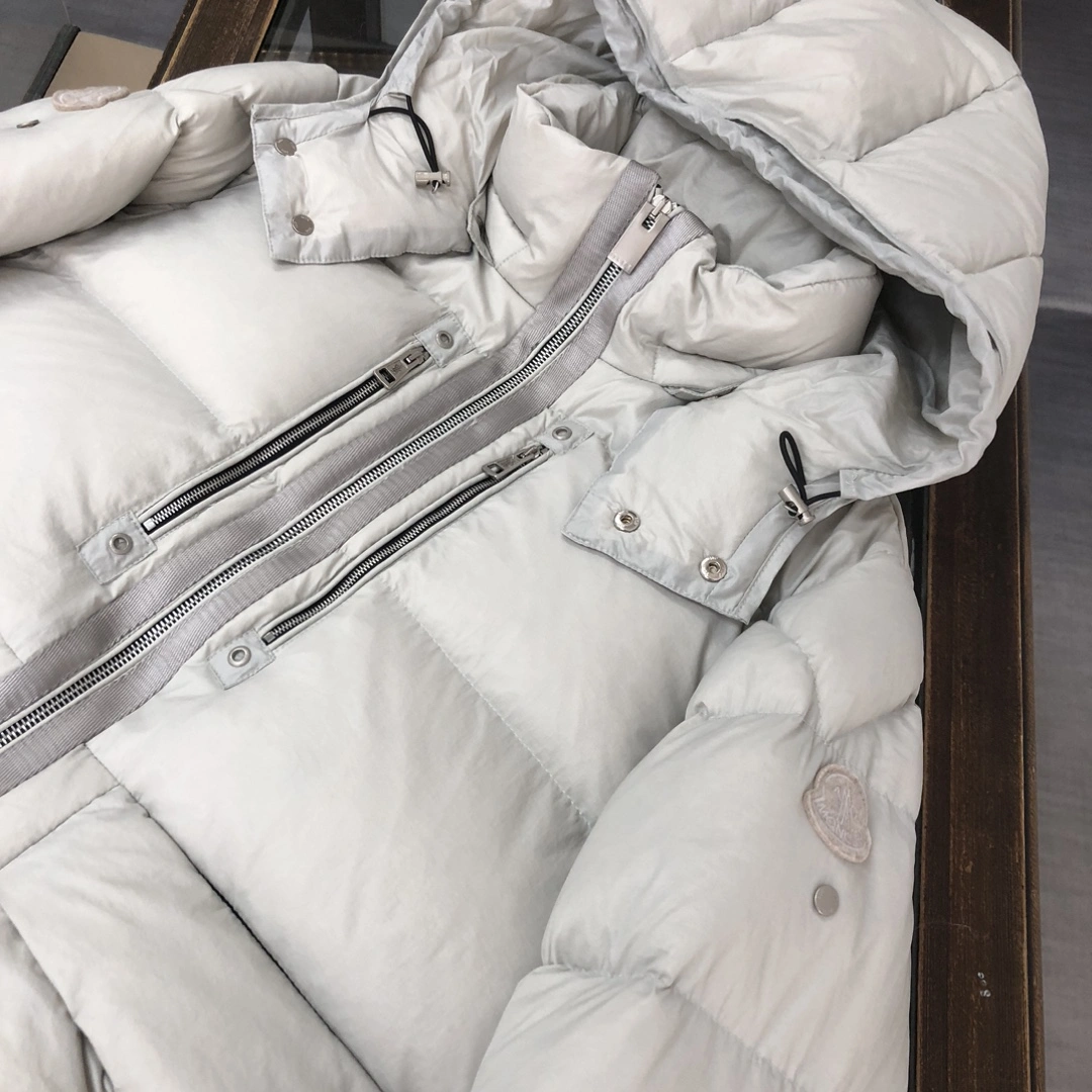 EyeCatching Moncler Down Jackets 145591