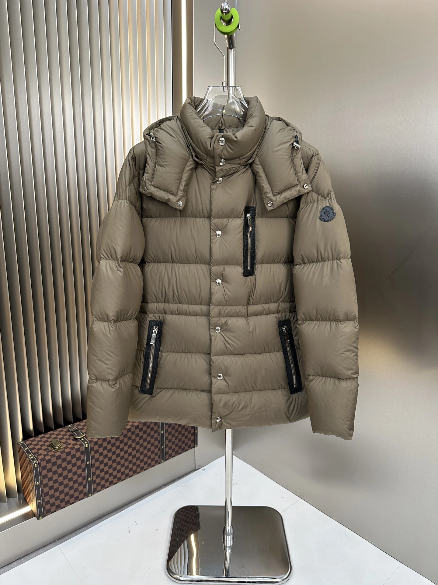 Premium Moncler Down Jackets 145588