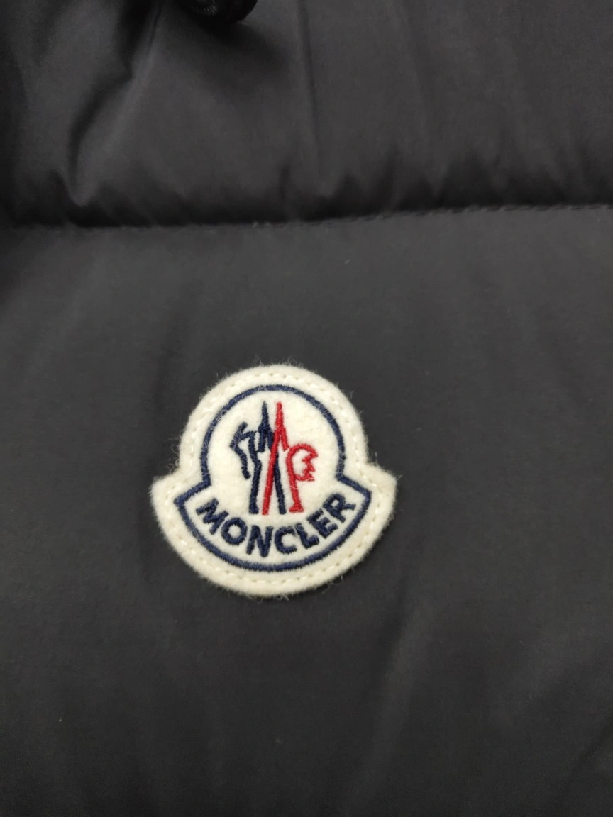 Moncler Down Jackets Durable 145595
