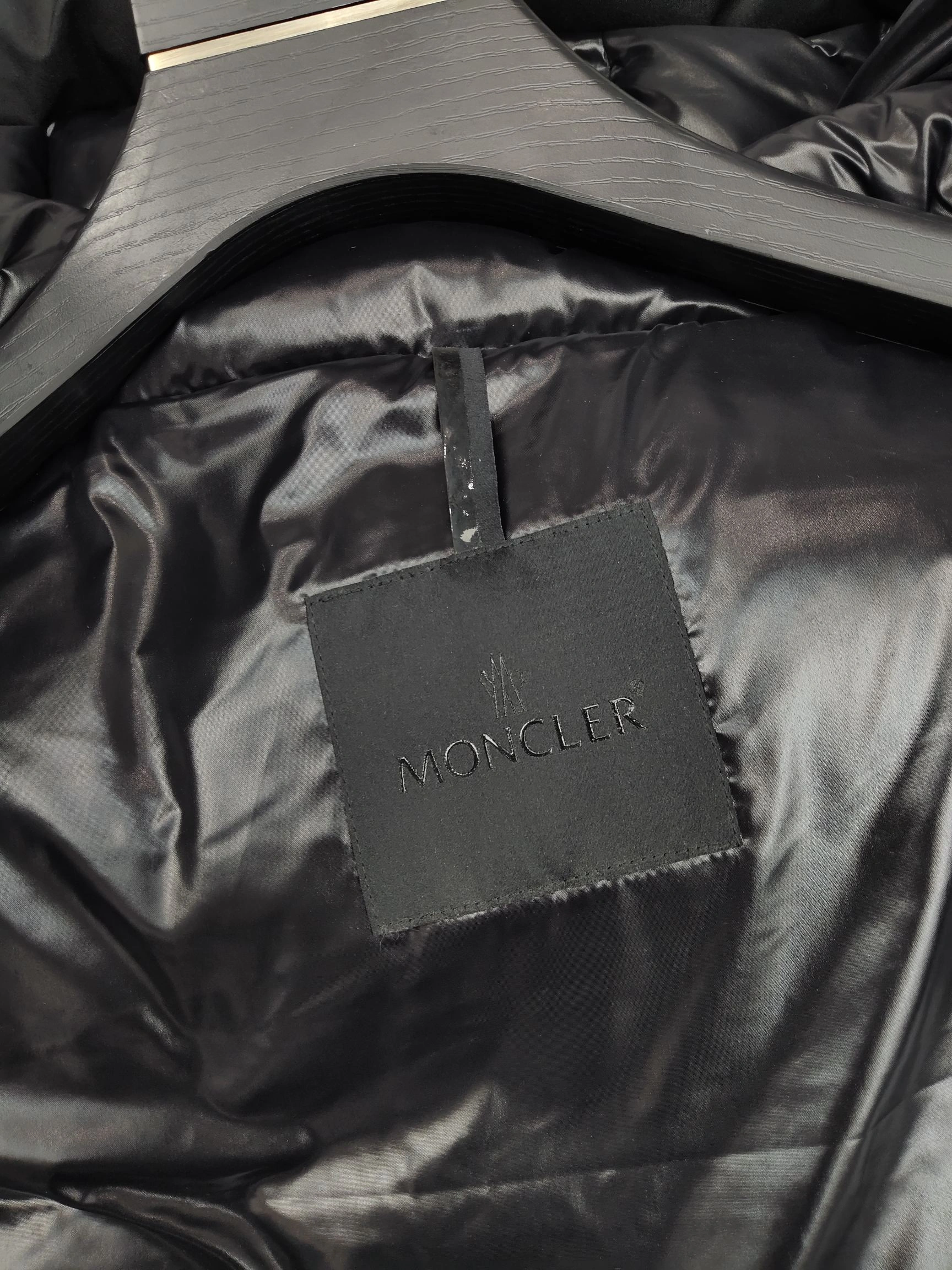 Moncler Down Jackets GoAnywhere 145574
