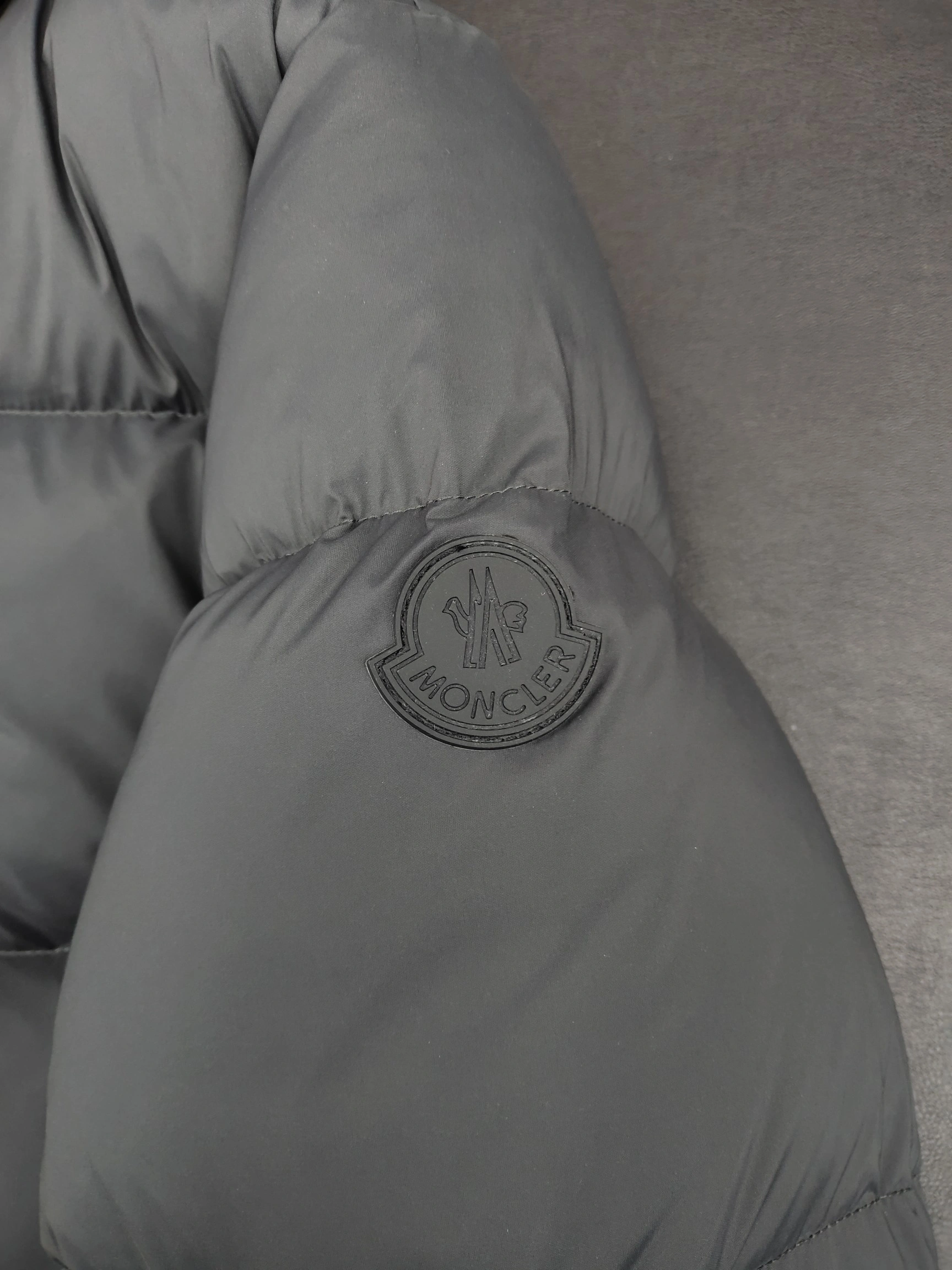 Moncler Down Jackets GoAnywhere 145574