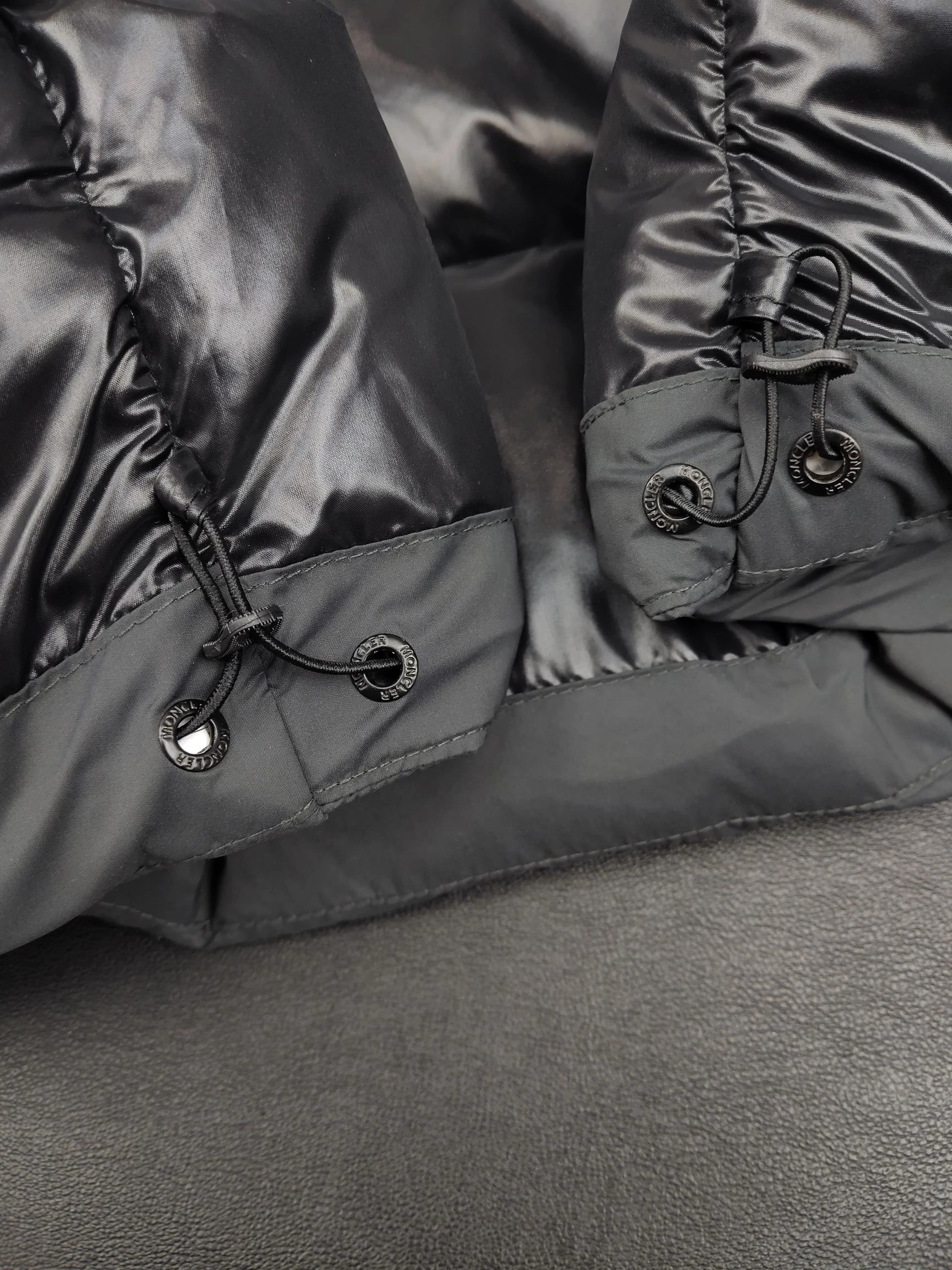 Moncler Down Jackets GoAnywhere 145574