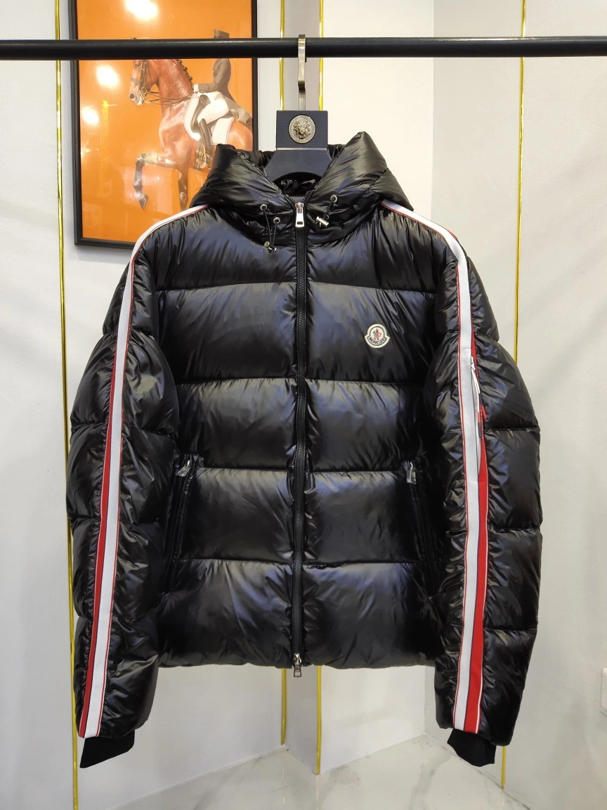 Moncler Down Jackets Durable 145570
