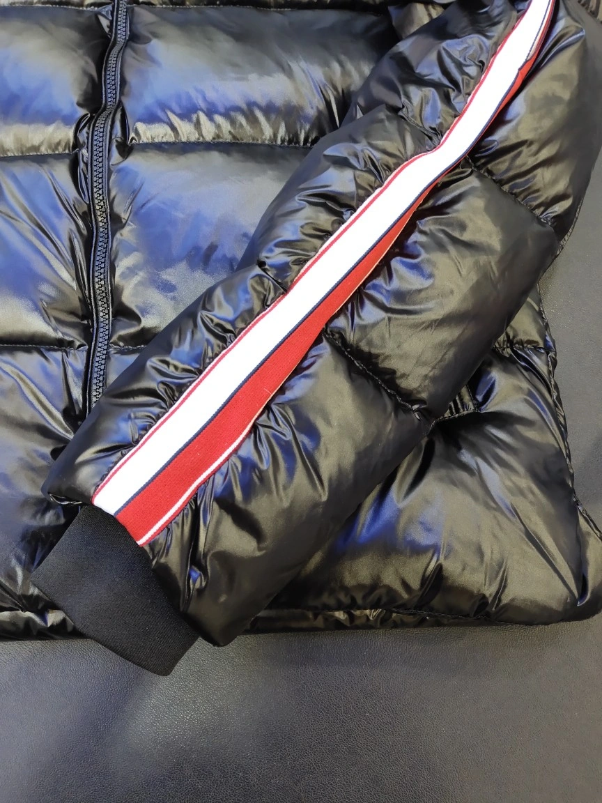 Moncler Down Jackets Durable 145570