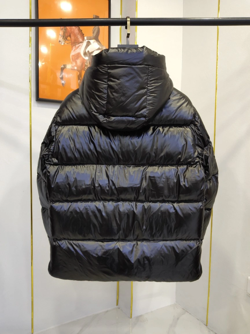 Moncler Down Jackets Durable 145570