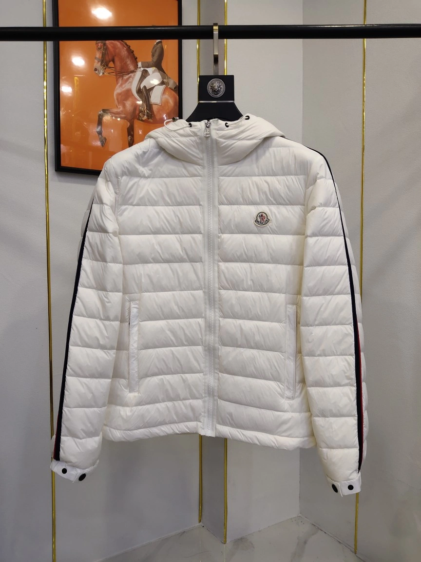 Moncler Down Jackets Bright 145582