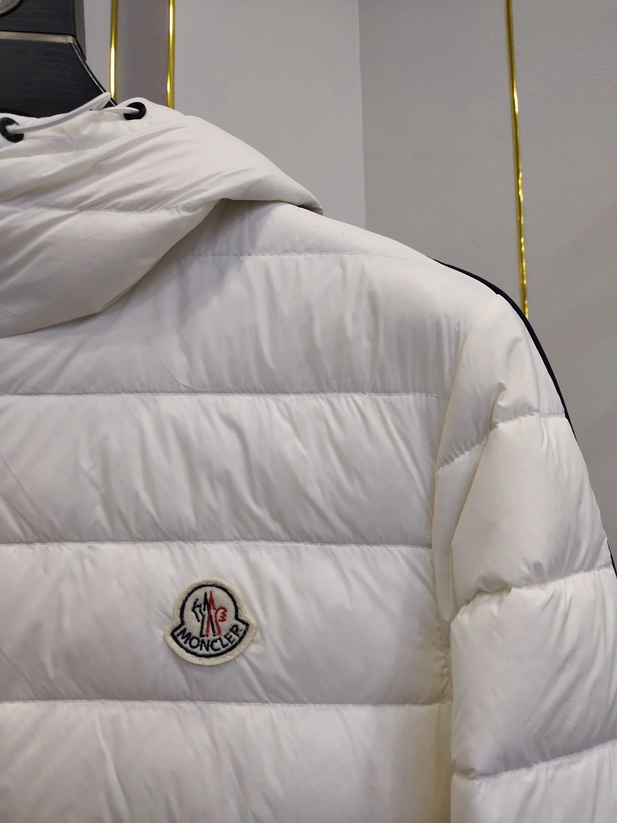 Moncler Down Jackets Bright 145582