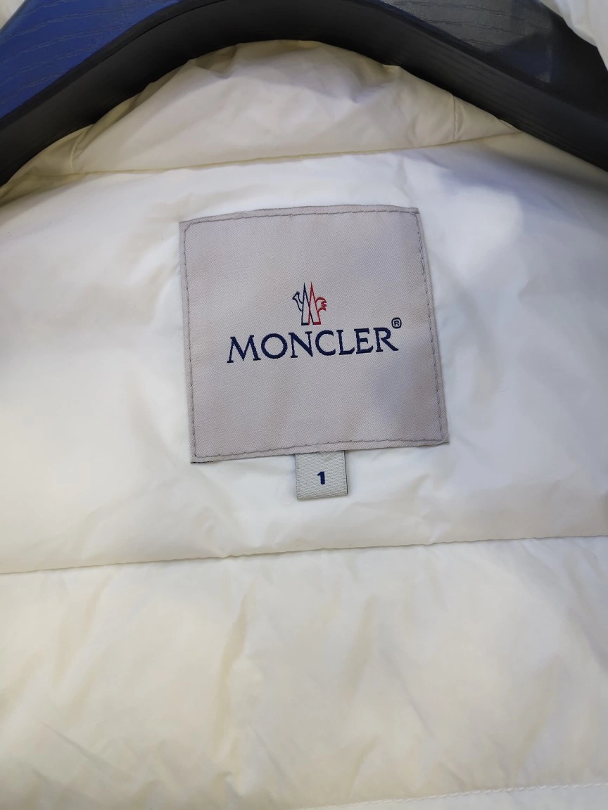 Moncler Down Jackets Bright 145582