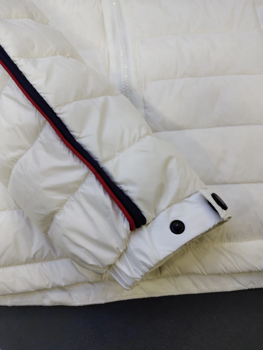 Moncler Down Jackets Bright 145582