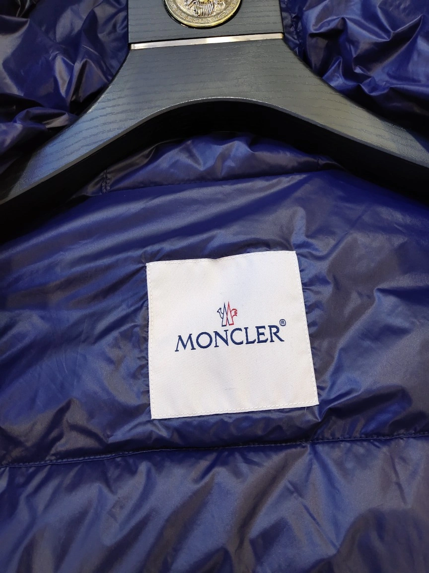 Moncler Down Jackets MultiPurpose 145584