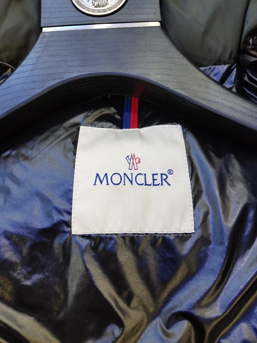 Fashionable Moncler Down Jackets 145581