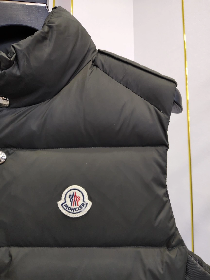 Fashionable Moncler Down Jackets 145581