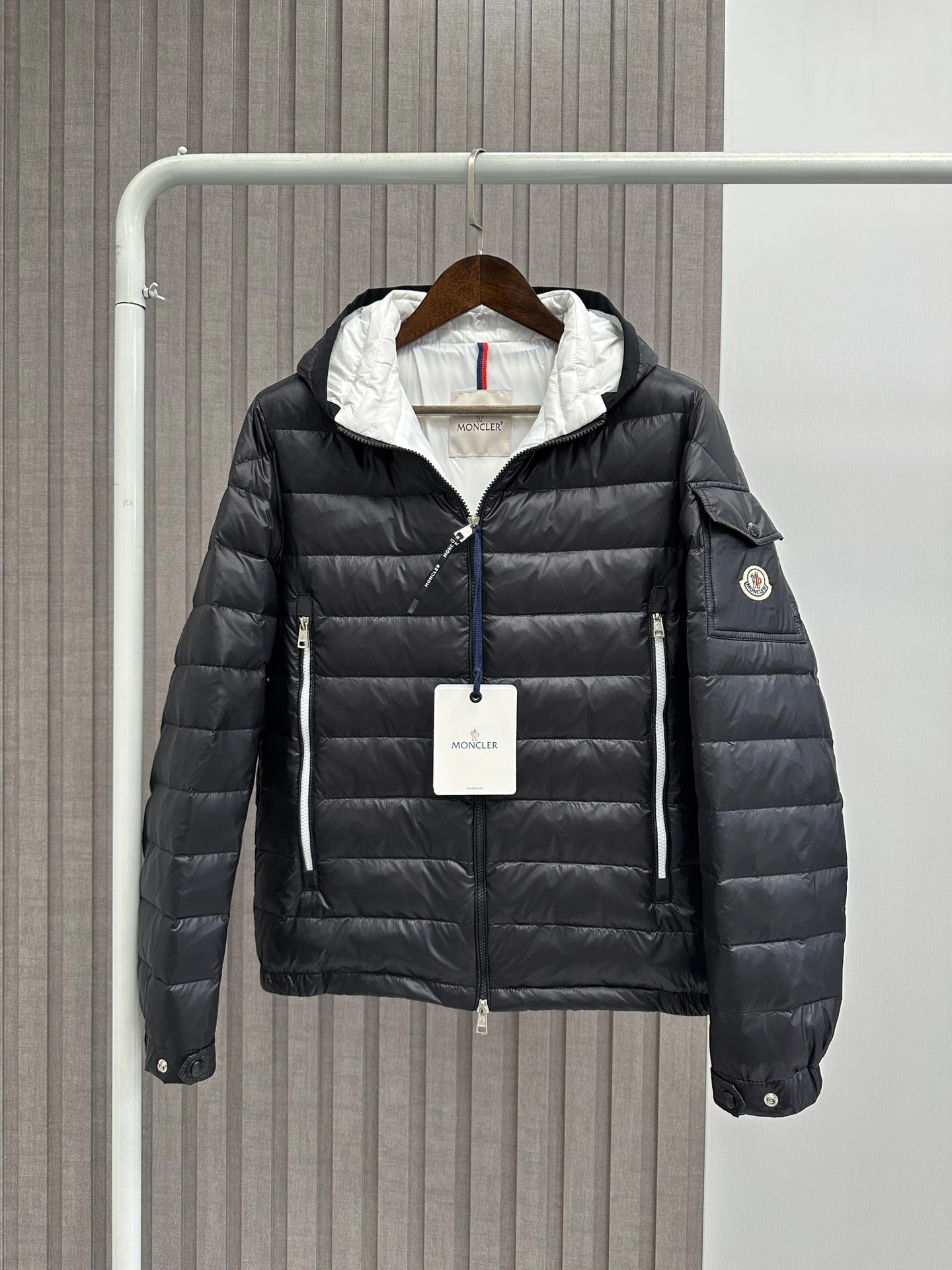 Moncler Down Jackets AllSeason 145568