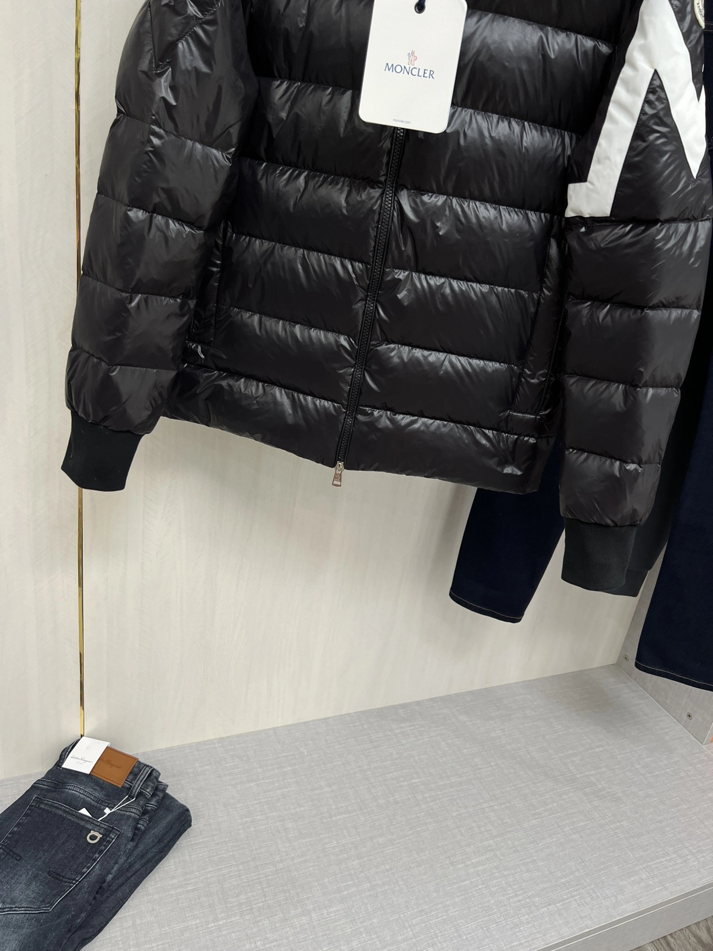 SmoothTexture Moncler Down Jackets 145567
