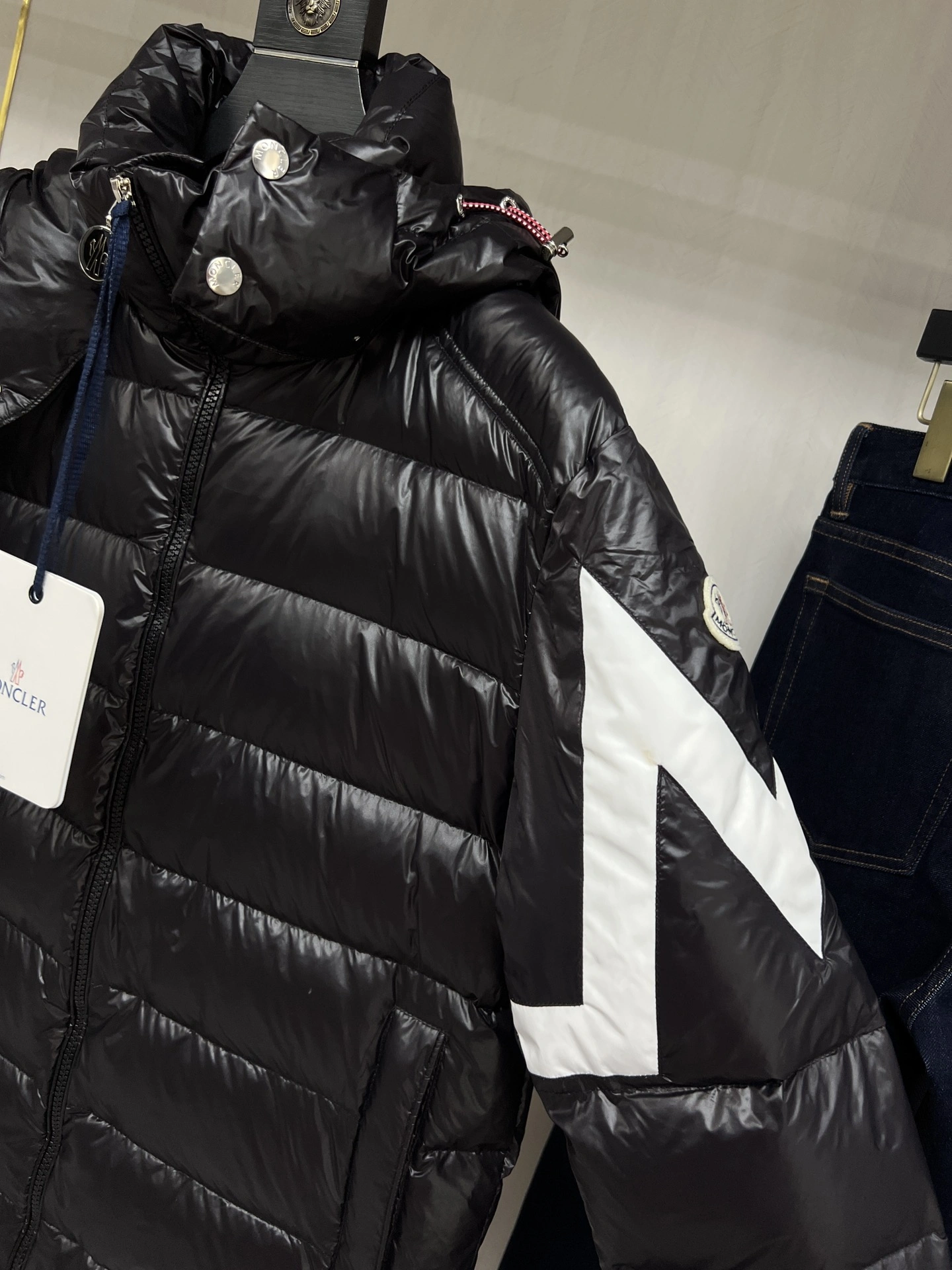 SmoothTexture Moncler Down Jackets 145567