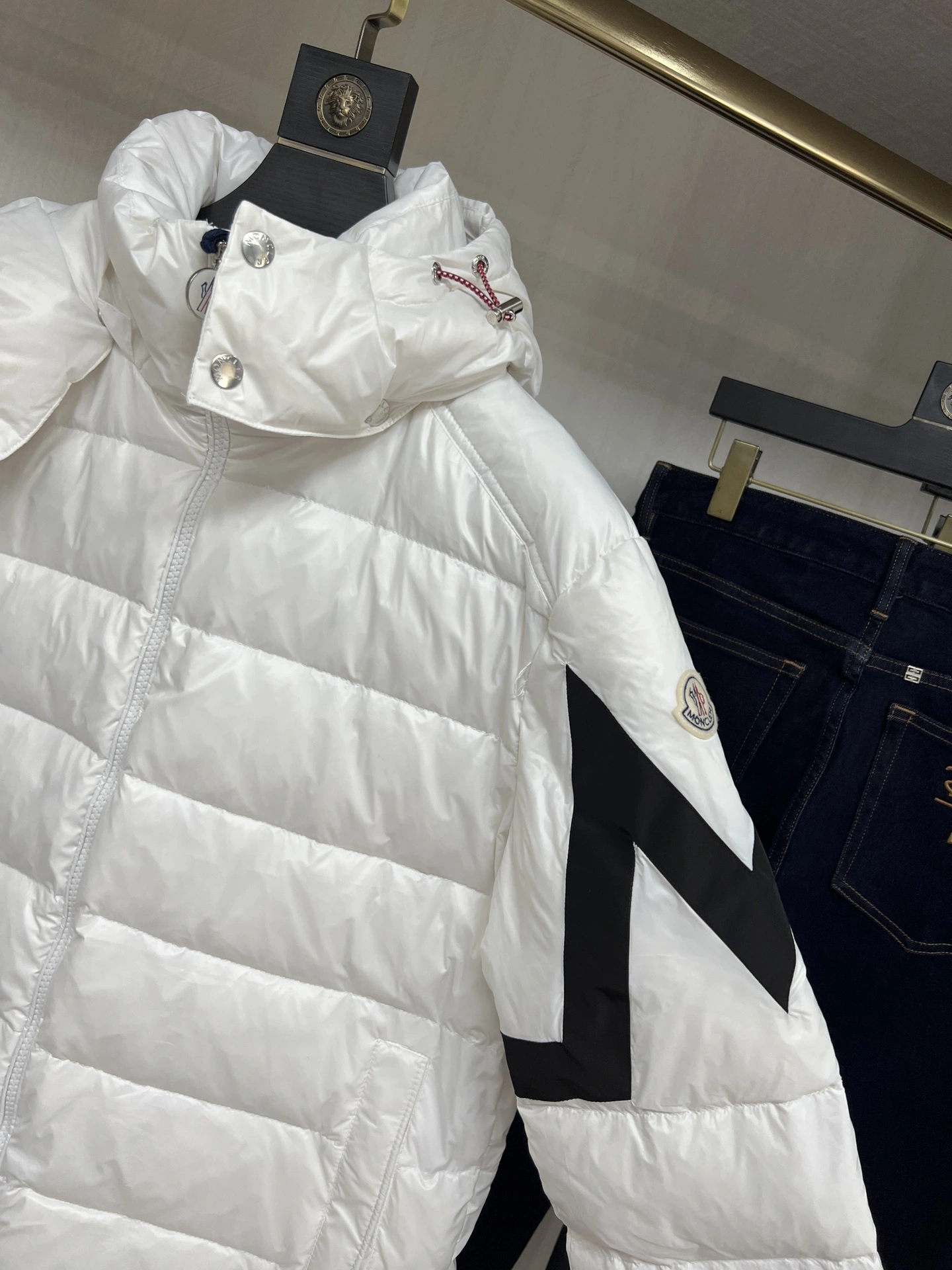 Stylish Moncler Down Jackets 145562