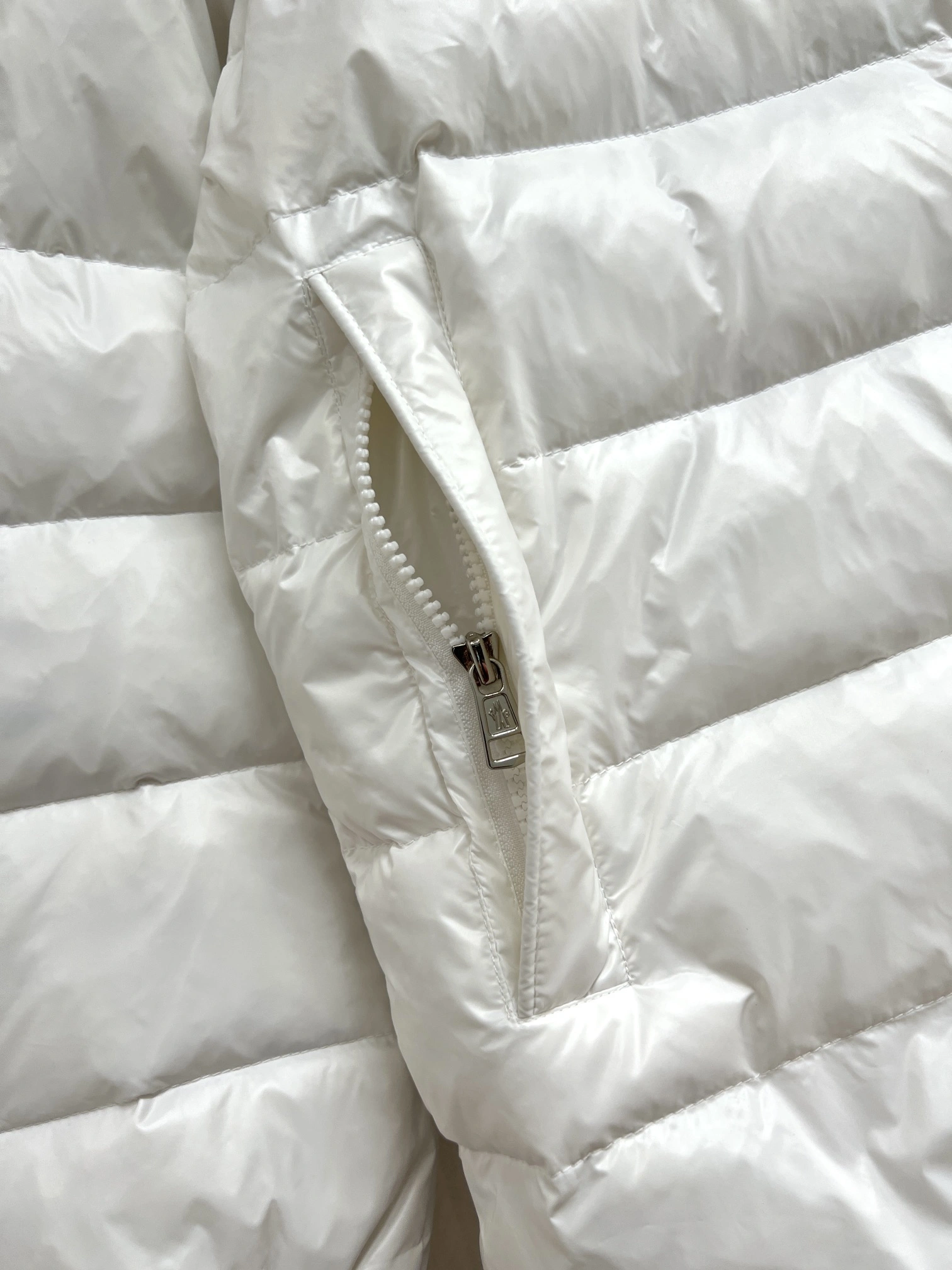 Stylish Moncler Down Jackets 145562