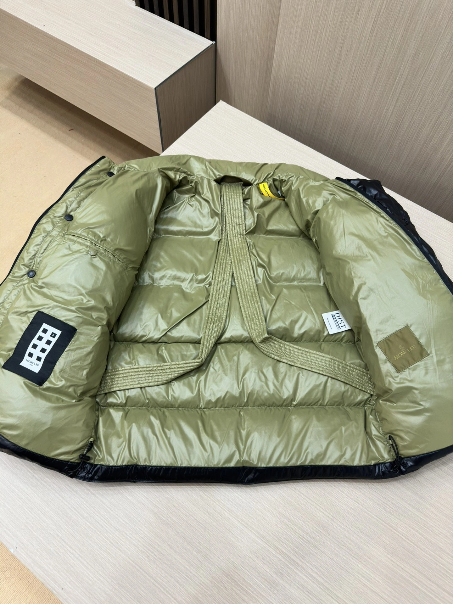 Seasonal Moncler Down Jackets 145561