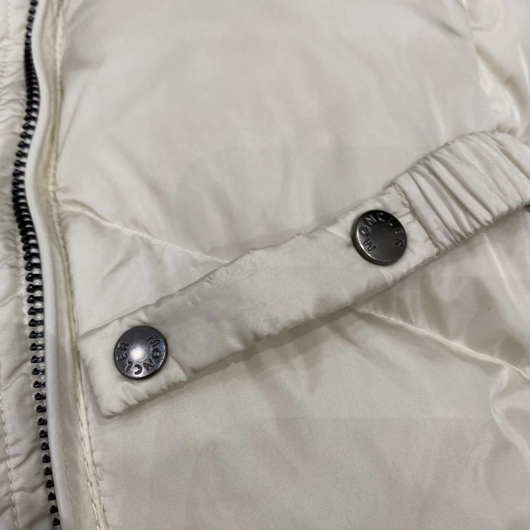 Moncler Down Jackets Packable 145555