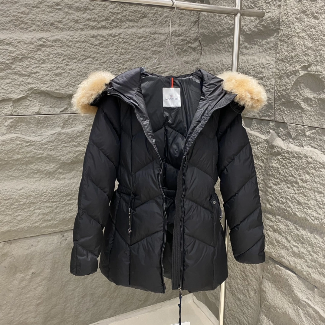 Casual Moncler Down Jackets 145538