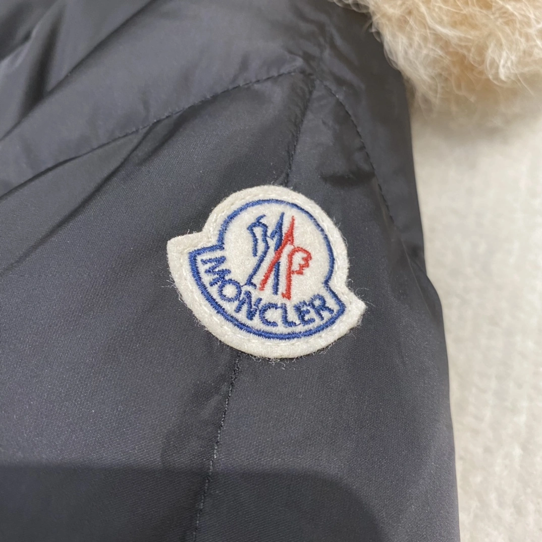 Casual Moncler Down Jackets 145538