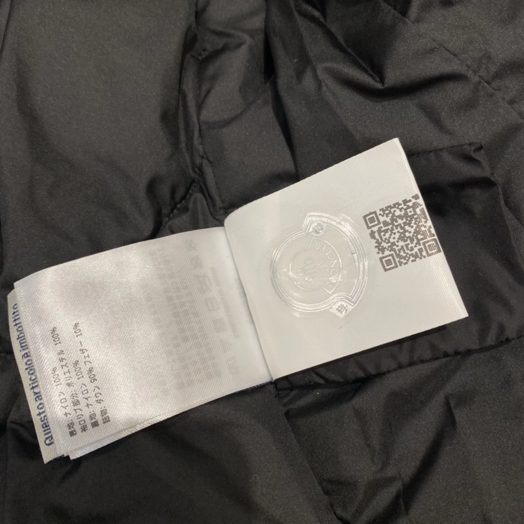 Casual Moncler Down Jackets 145538