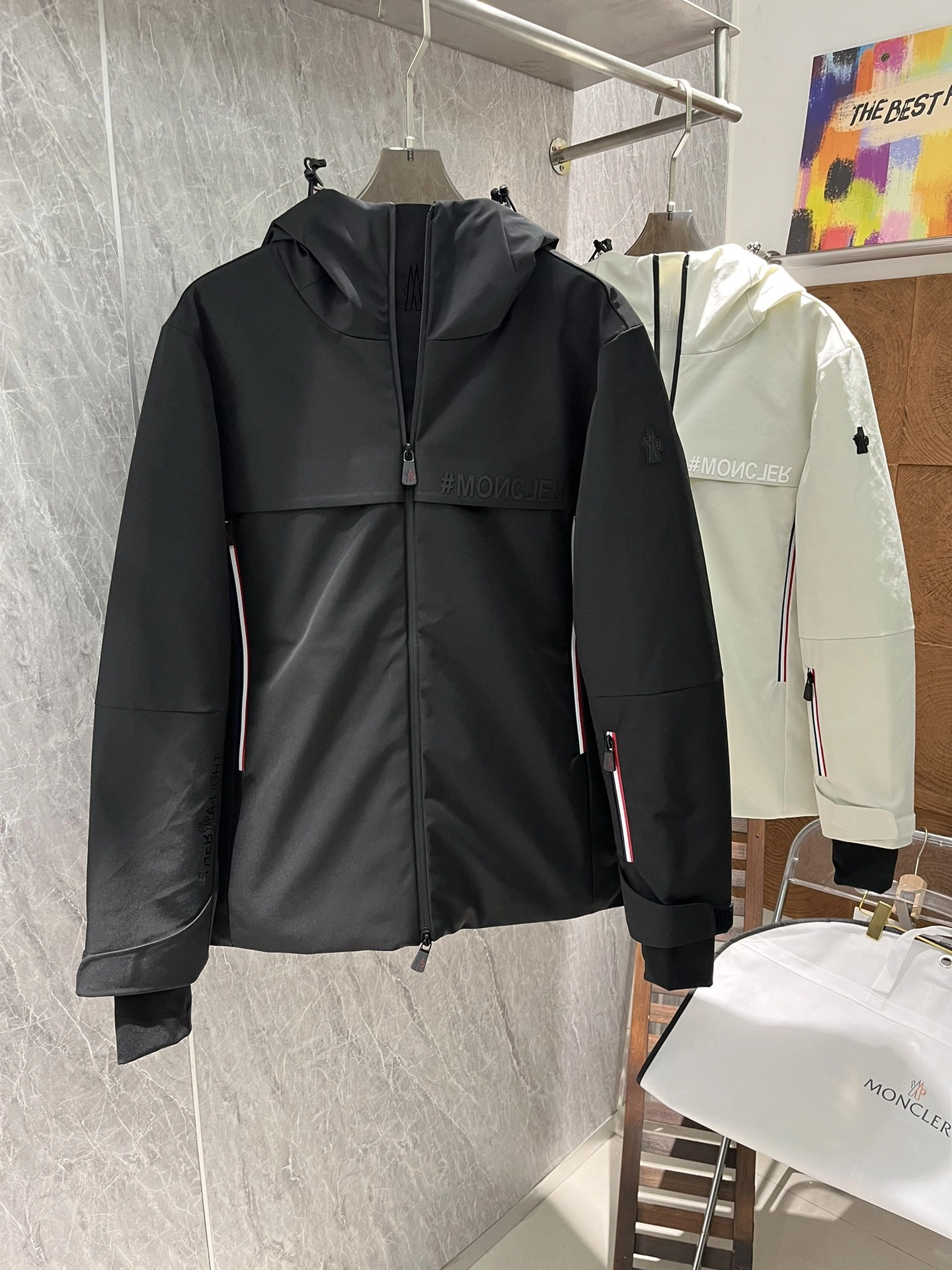 Moncler Down Jackets Trendsetting 145541