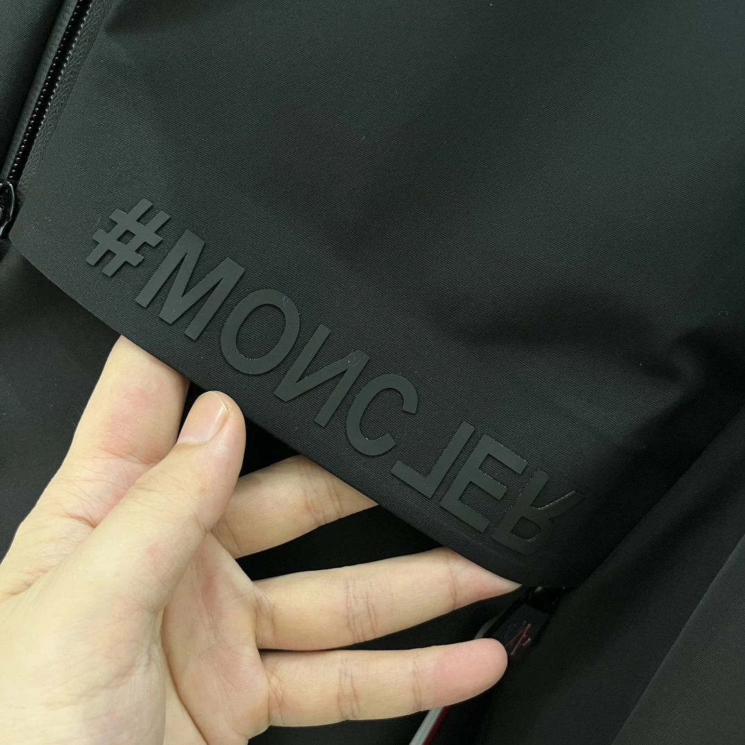 Moncler Down Jackets Trendsetting 145541
