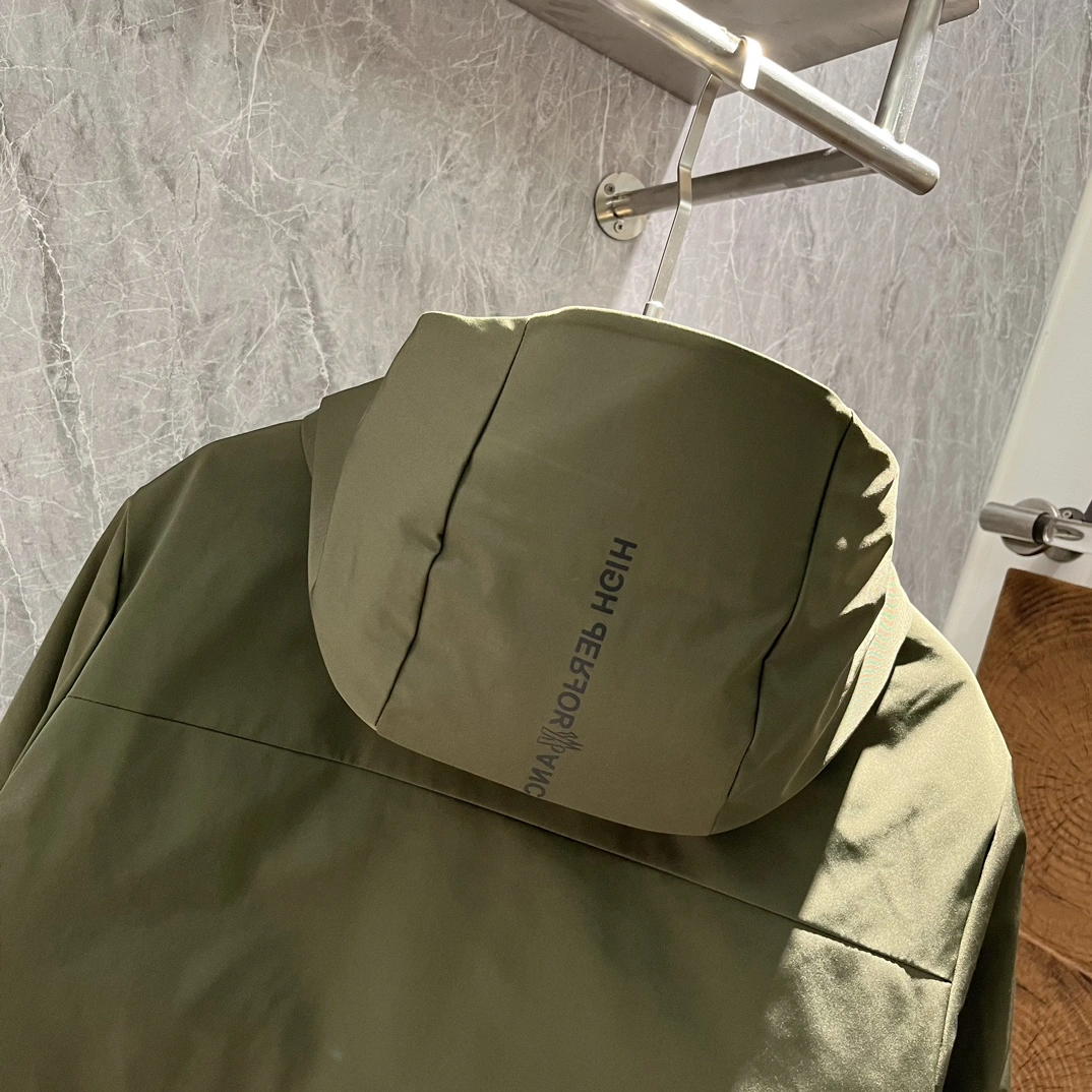 Popular Moncler Down Jackets 145550