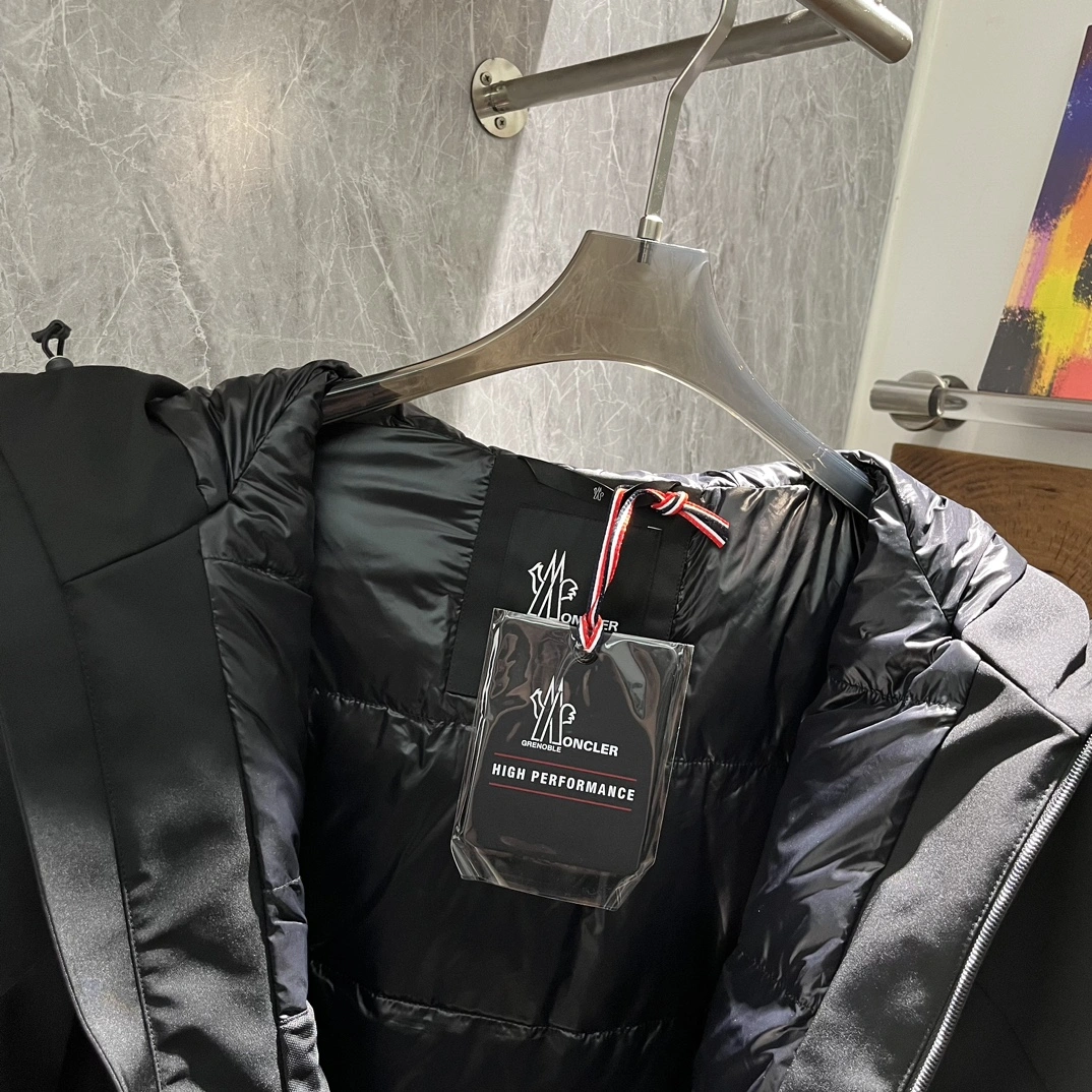 Moncler Down Jackets Chic 145548
