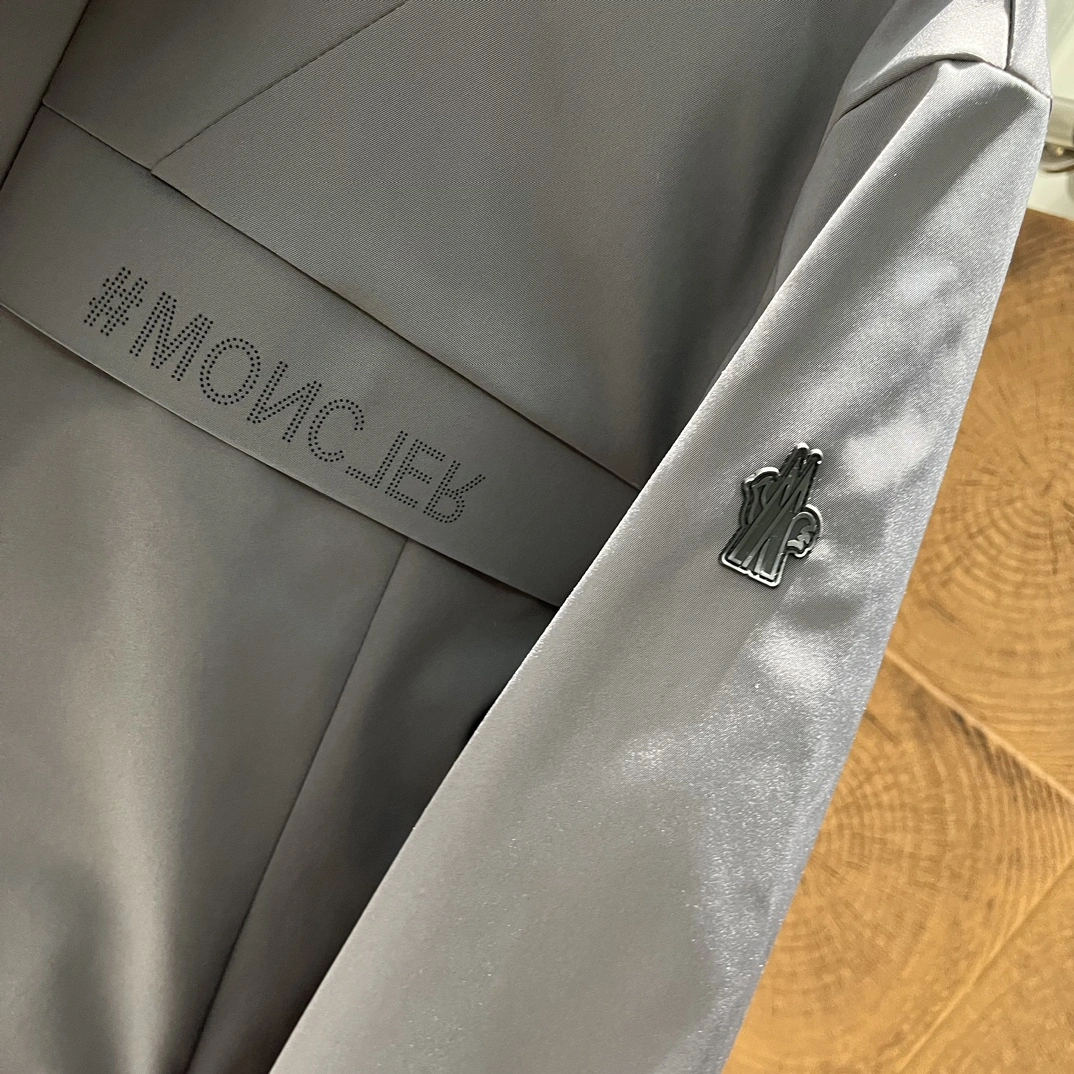 FreshLook Moncler Down Jackets 145542