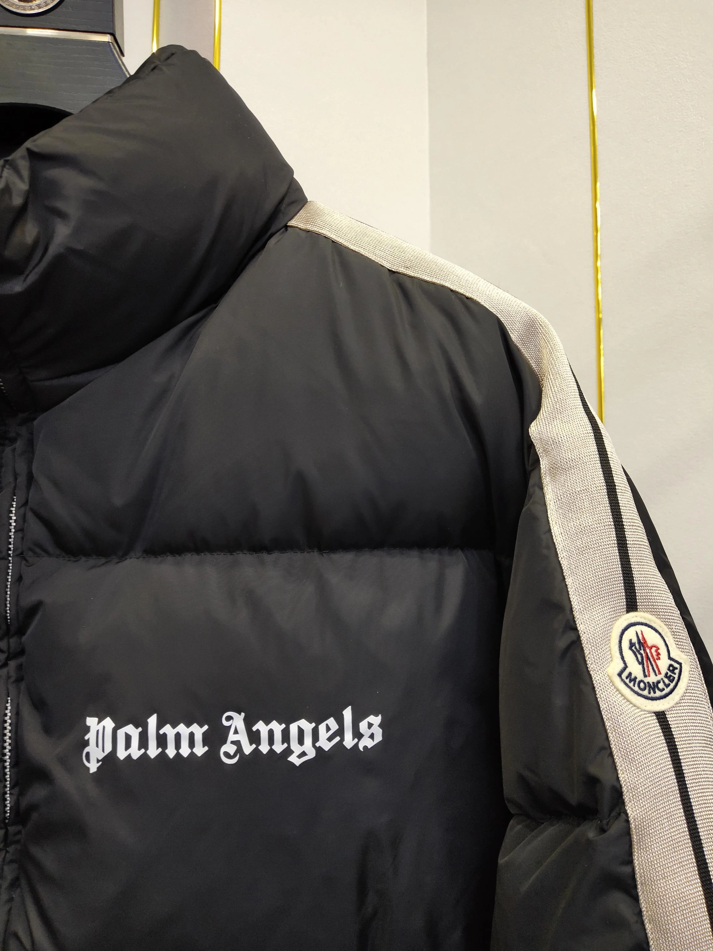Moncler Down Jackets Attractive 145539