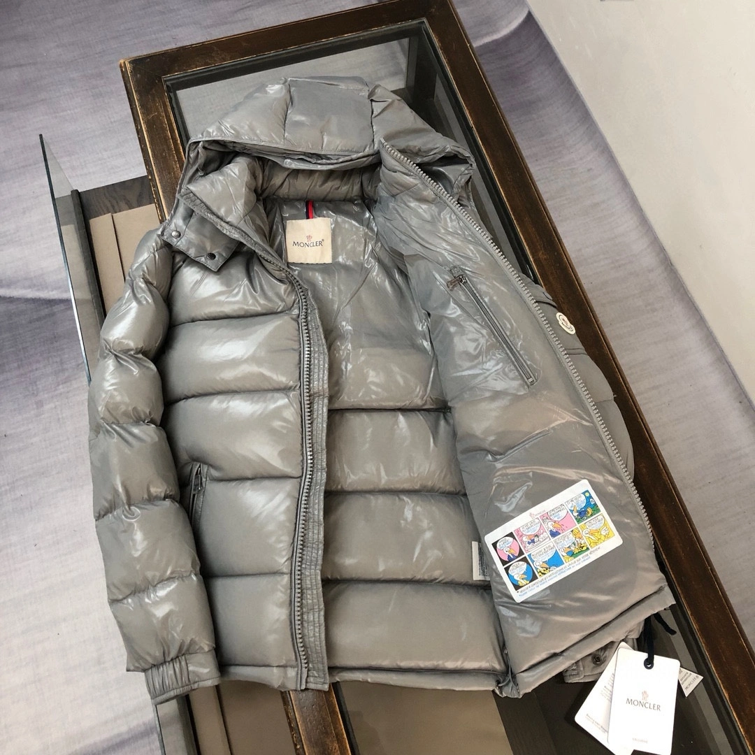 Moncler Down Jackets SmoothTexture 145554