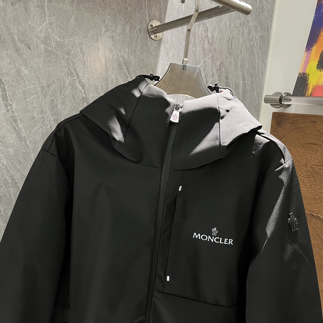 Moncler Down Jackets Bold 145537