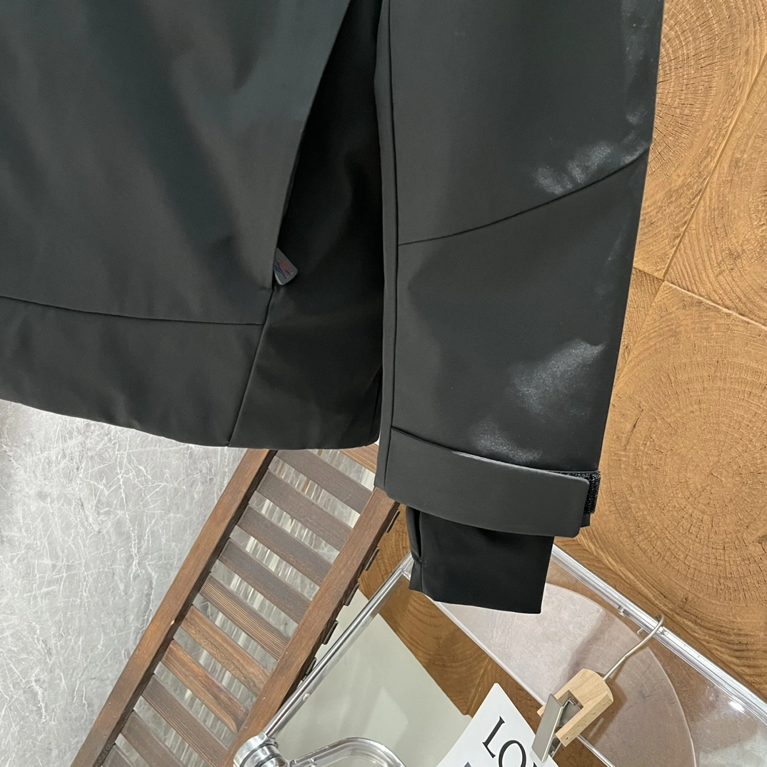 Moncler Down Jackets Bold 145537
