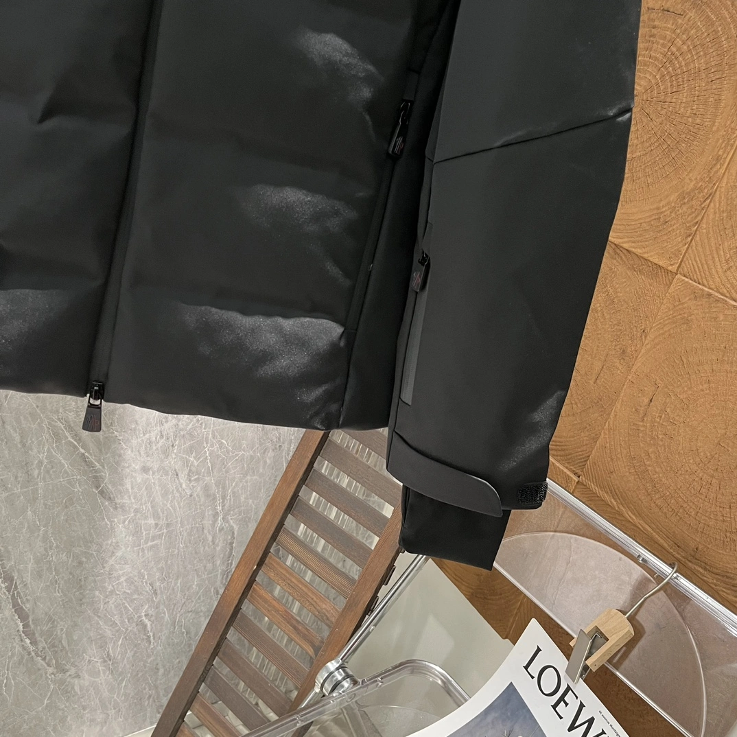 OdorResistant Moncler Down Jackets 145526