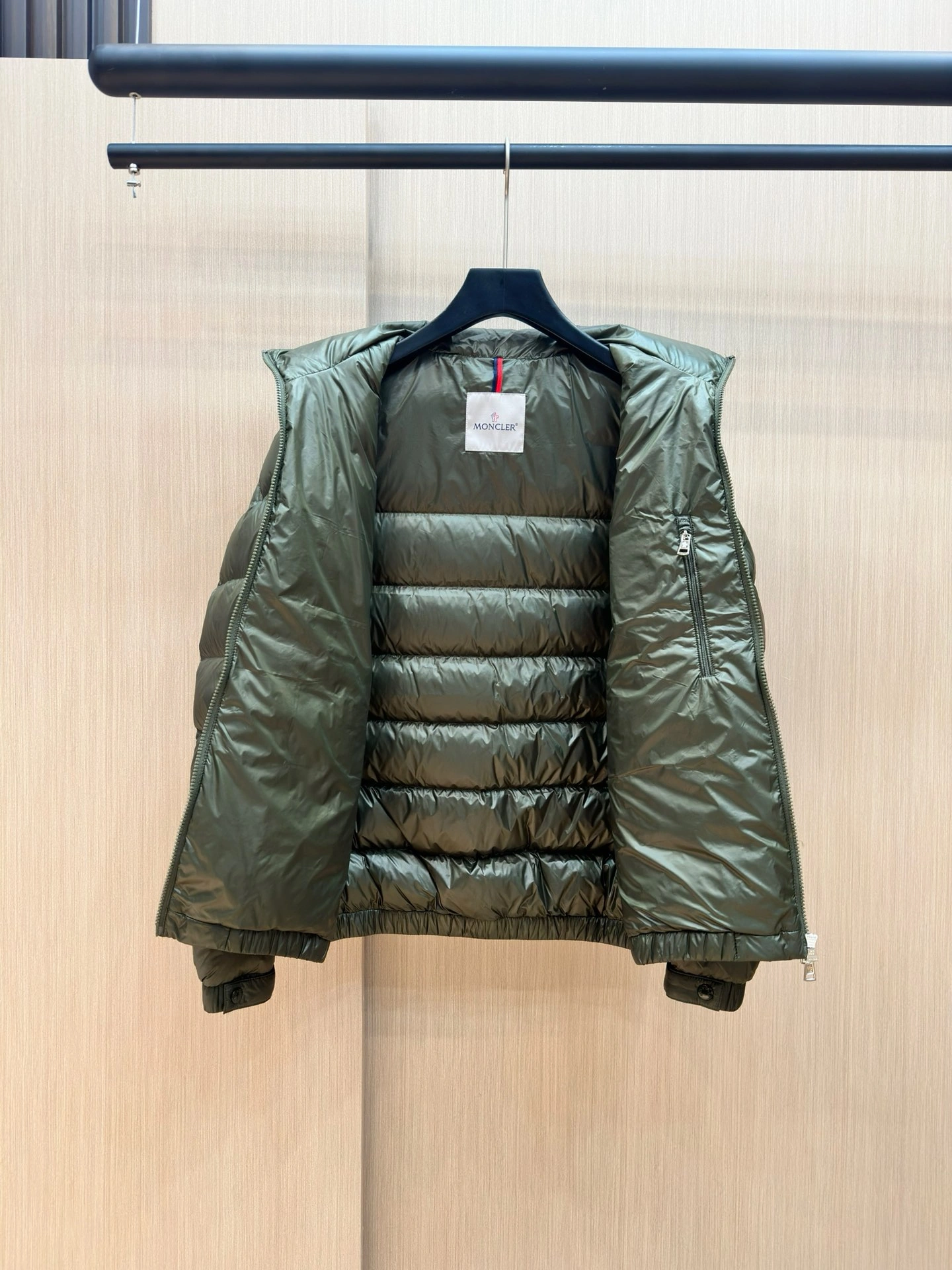 Moncler Down Jackets OnTrend 145530