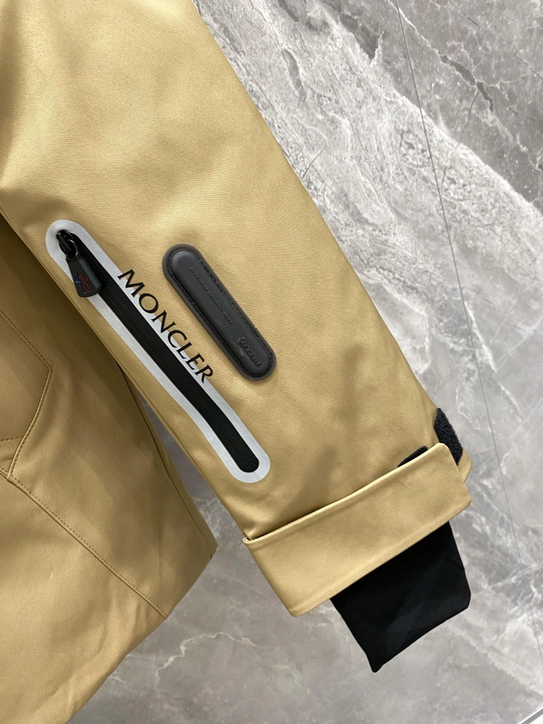 Moncler Down Jackets Unique 145518
