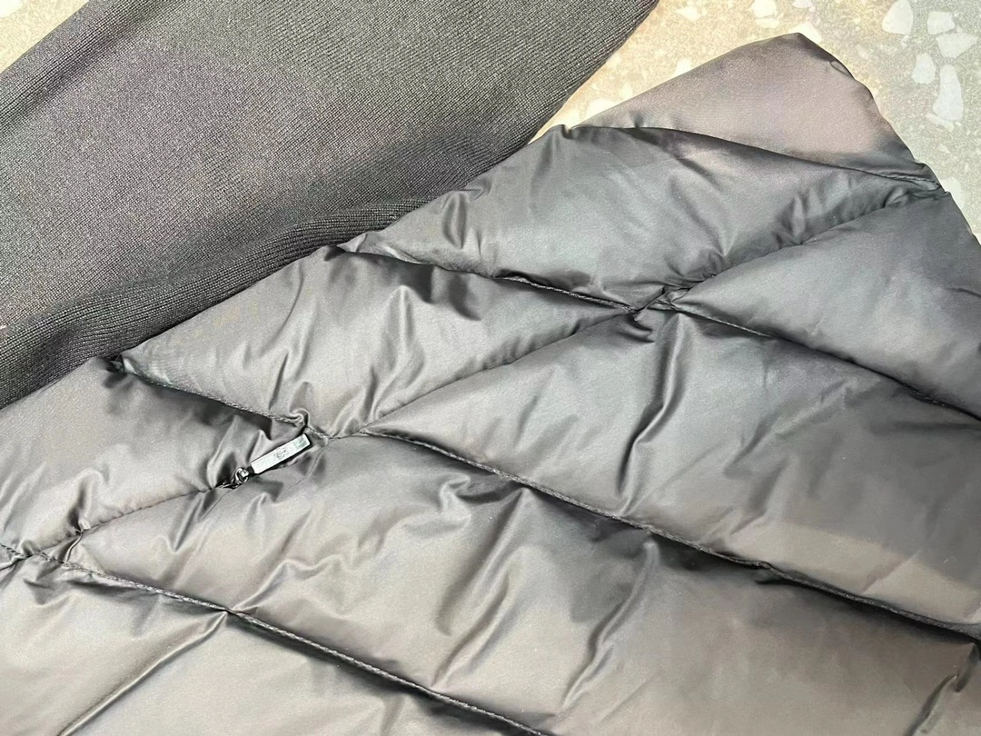 Durable Moncler Down Jackets 145517