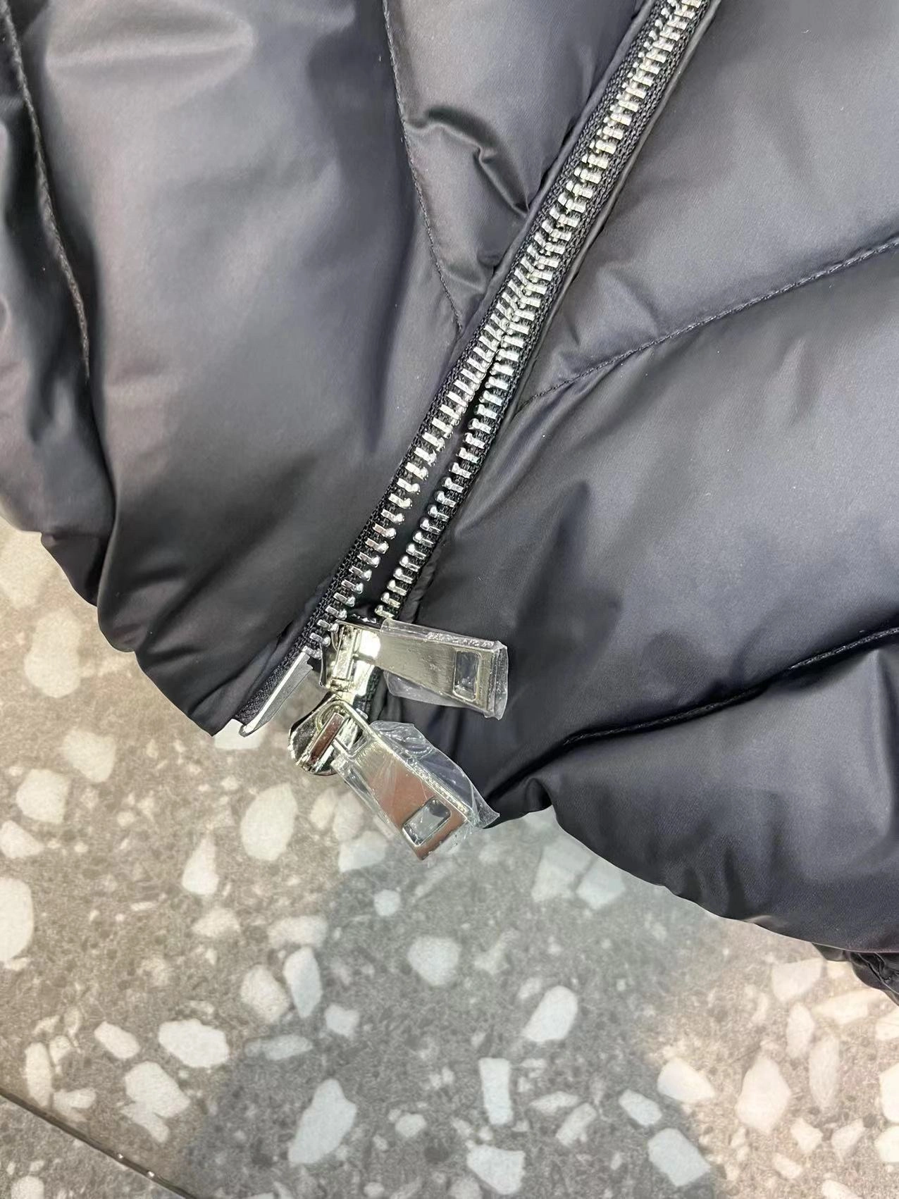 Durable Moncler Down Jackets 145517