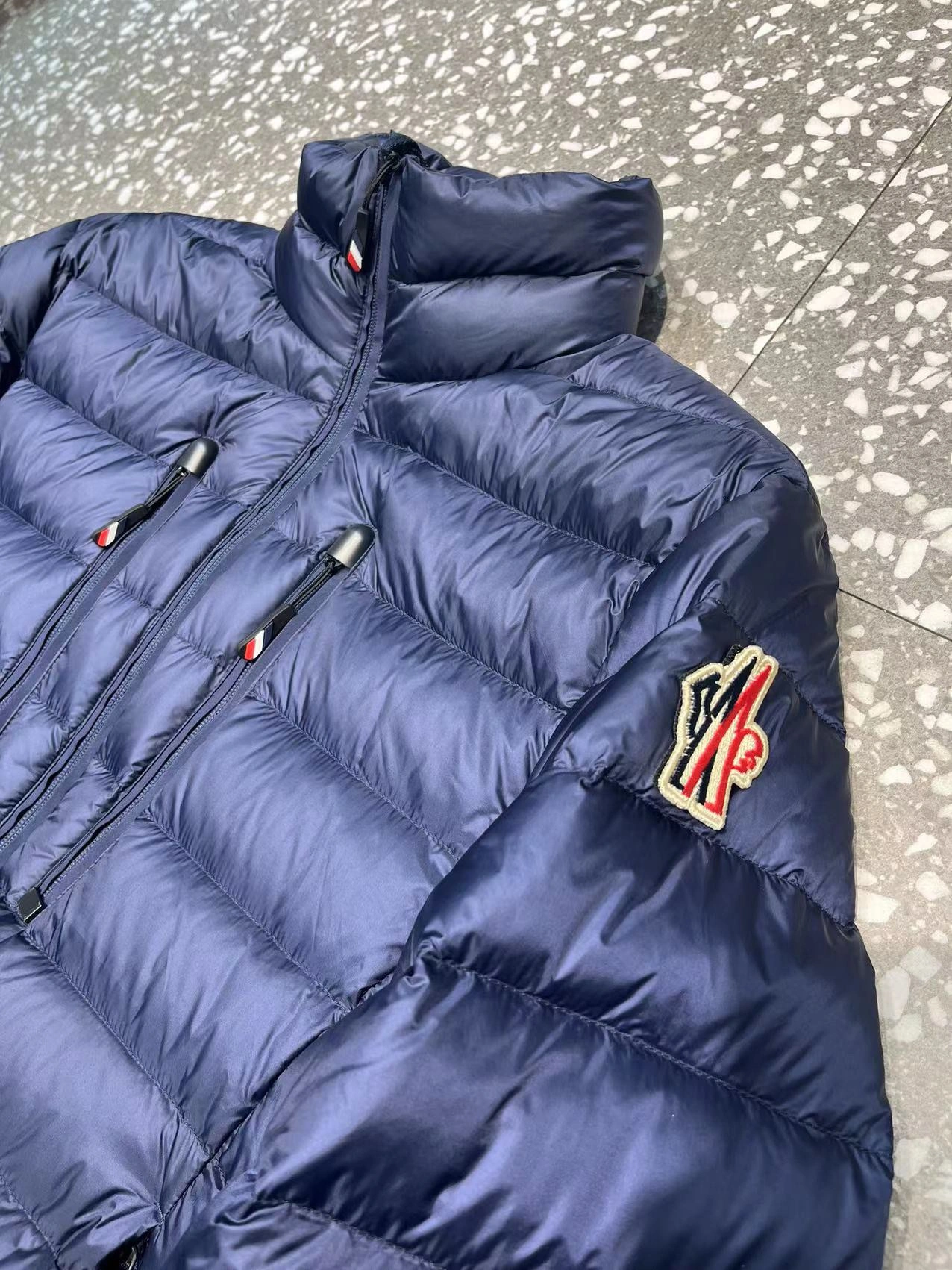 Moncler Down Jackets ComfortFit 145510