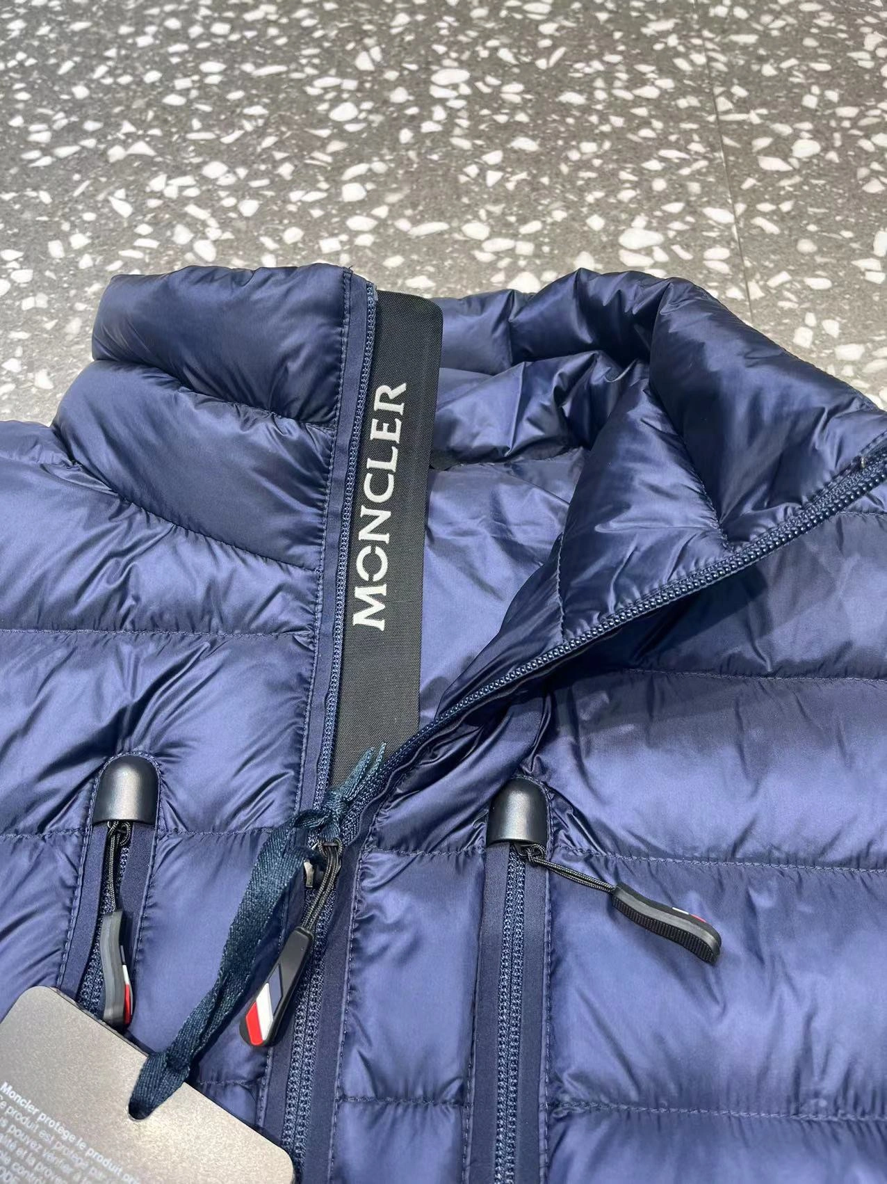 Moncler Down Jackets ComfortFit 145510