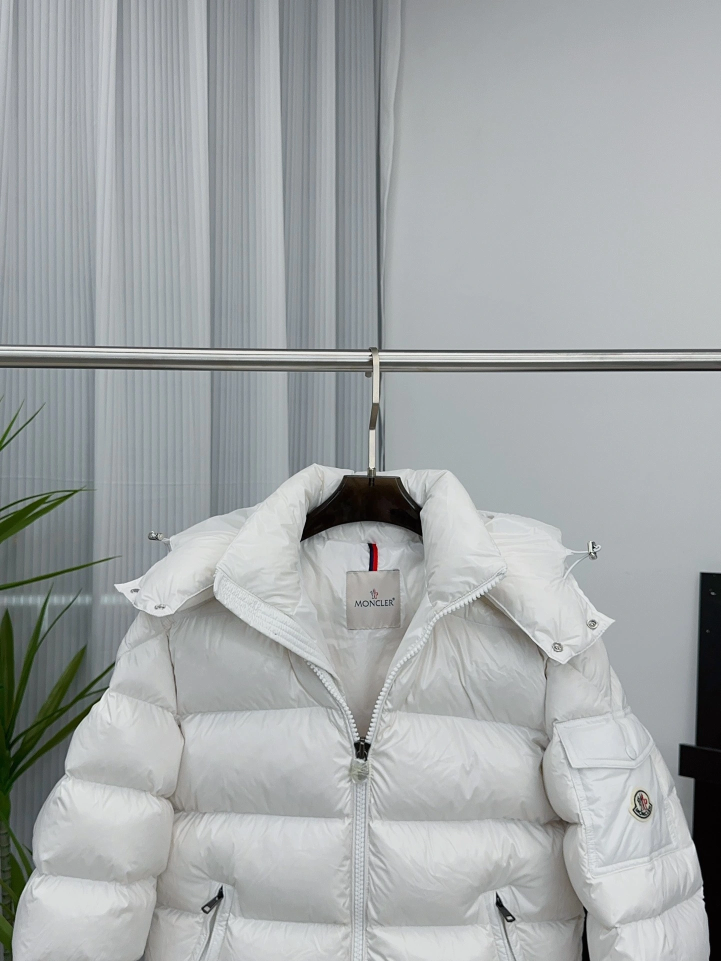 Moncler Down Jackets Snug 145509