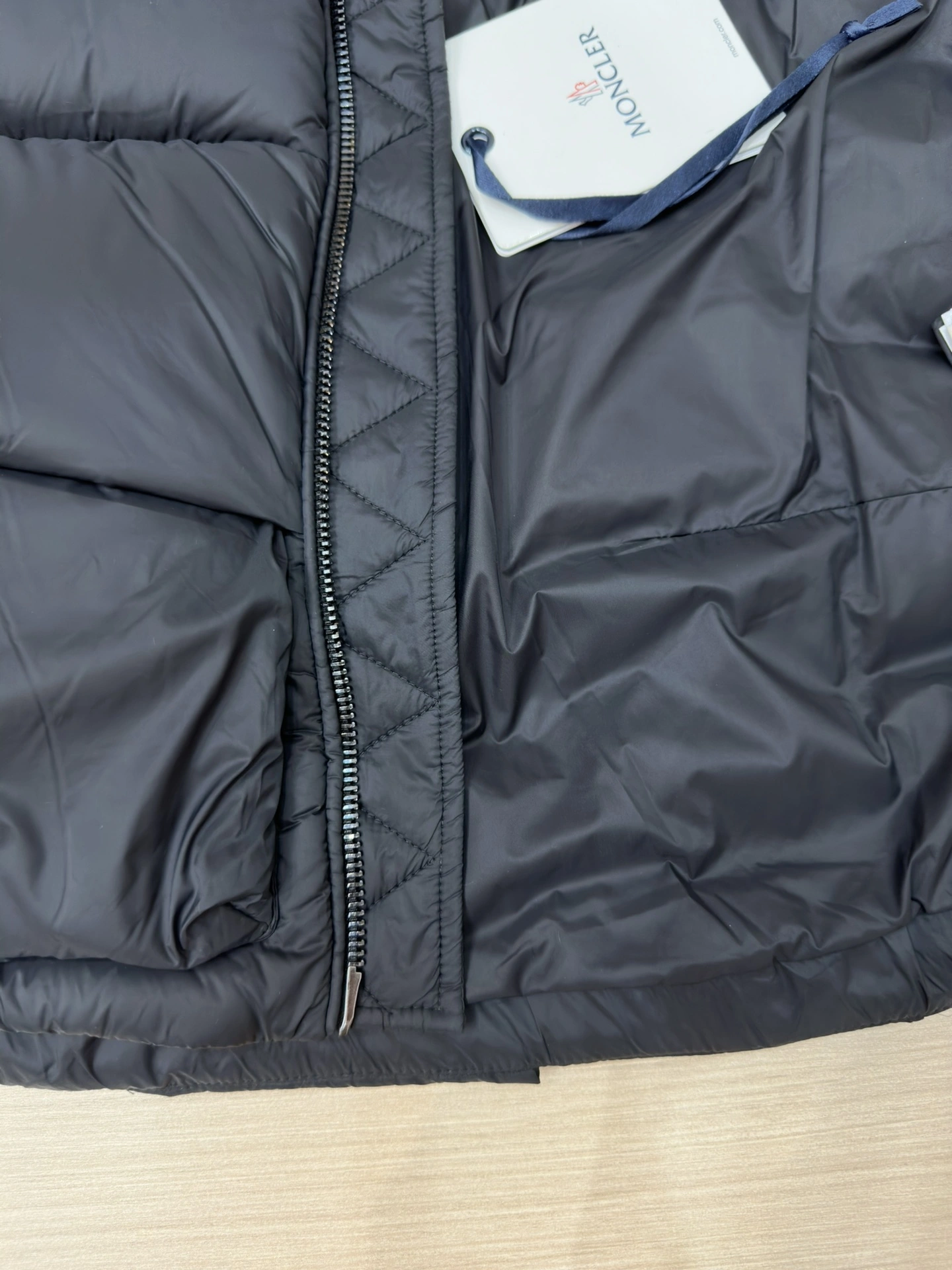 FlexibleFit Moncler Down Jackets 145512