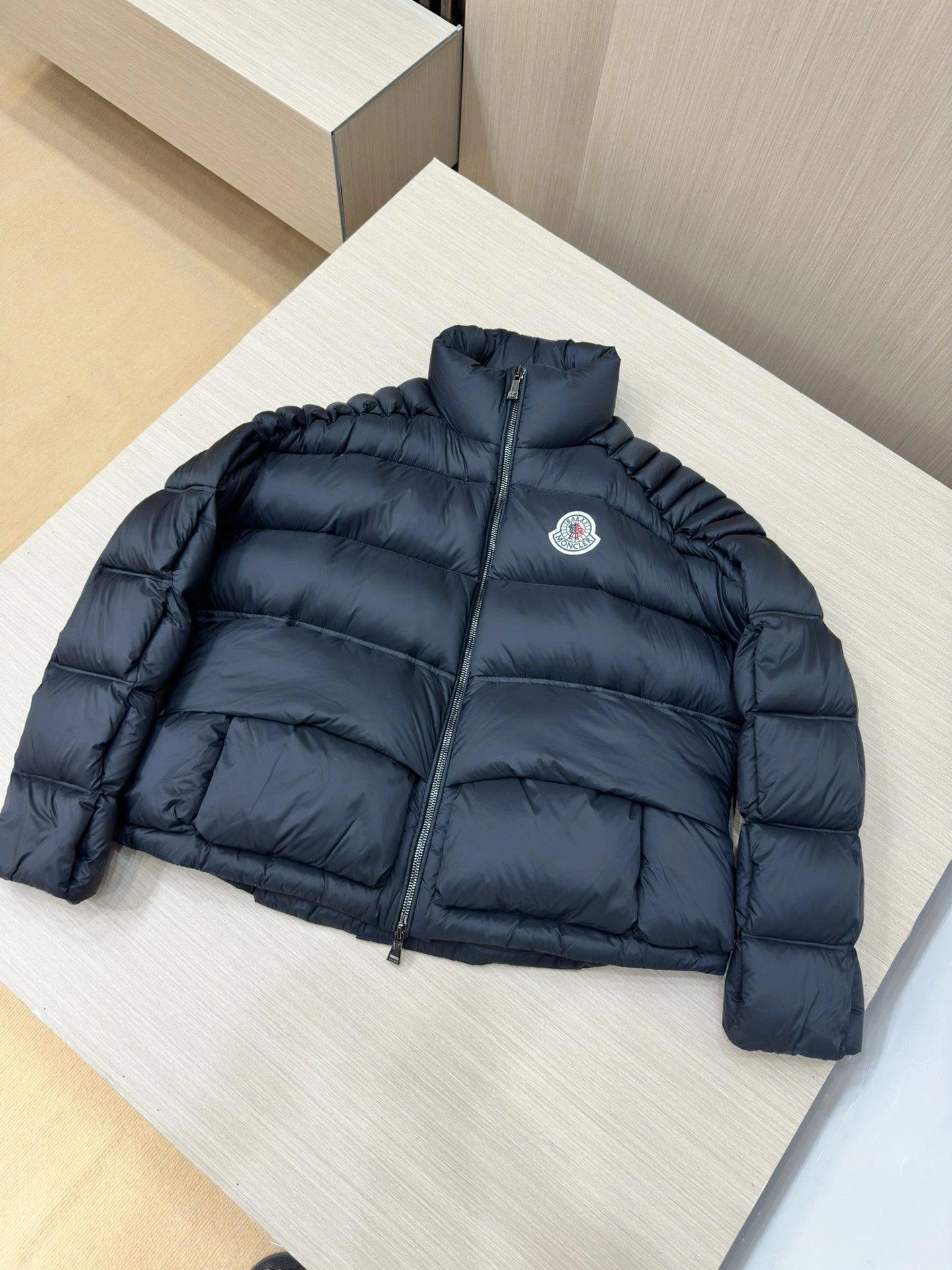 Moncler Down Jackets Vibrant 145506