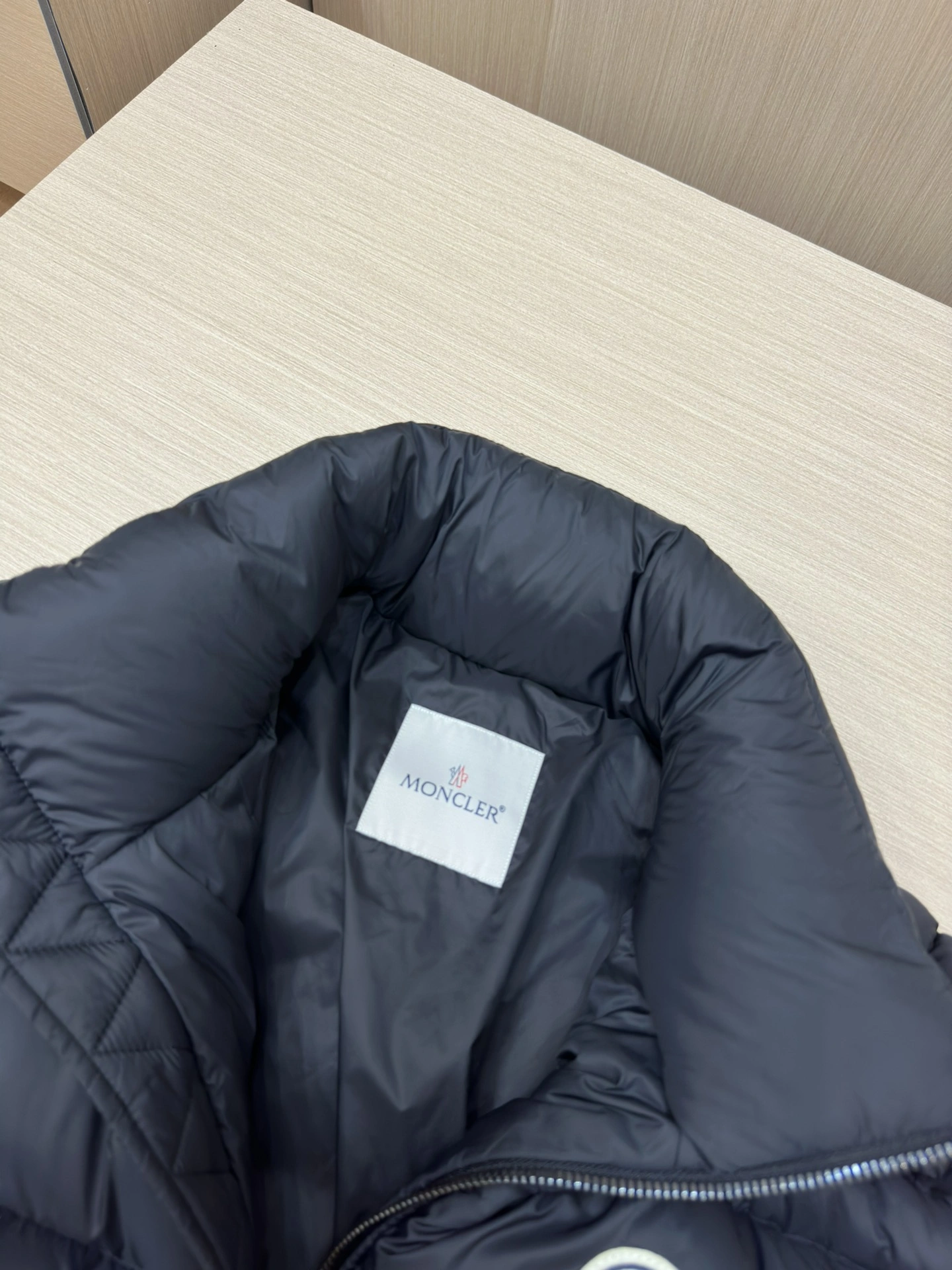 Moncler Down Jackets Vibrant 145506