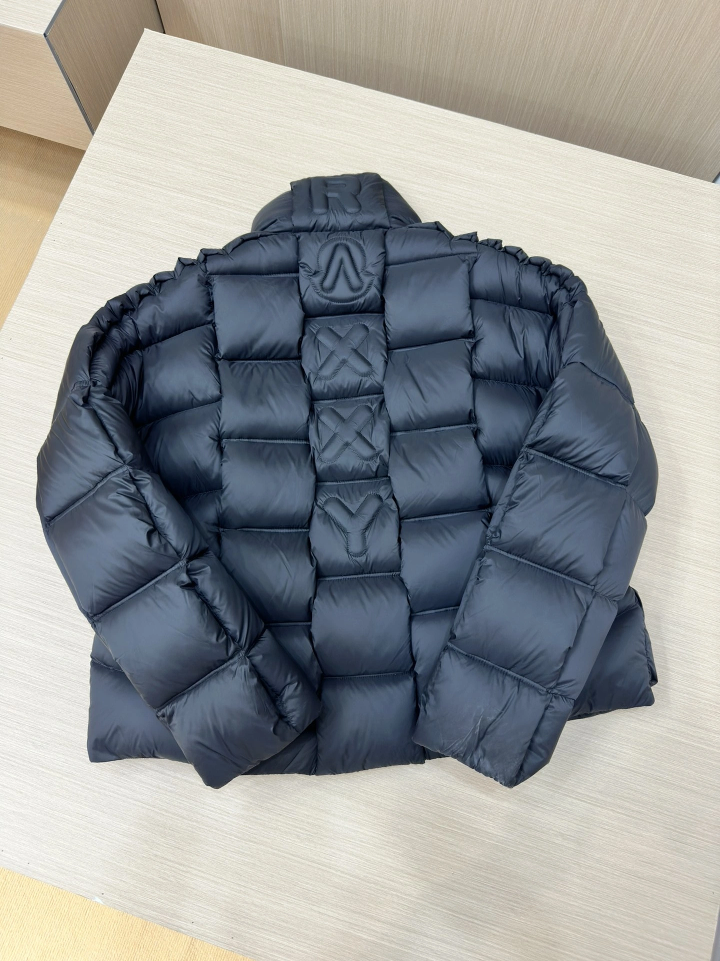 Moncler Down Jackets Vibrant 145506
