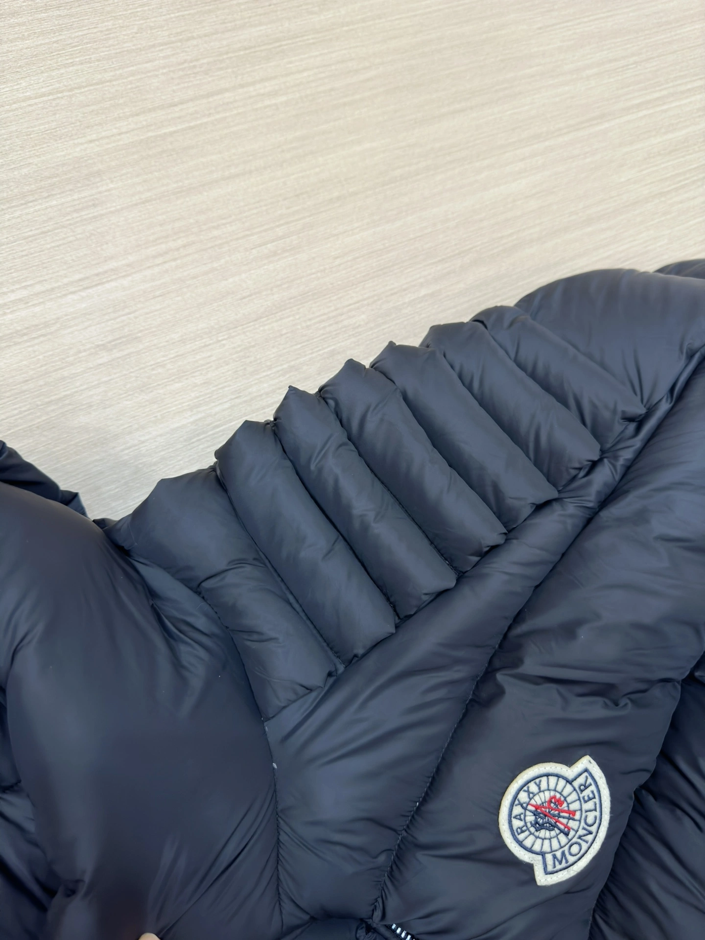 Moncler Down Jackets Vibrant 145506
