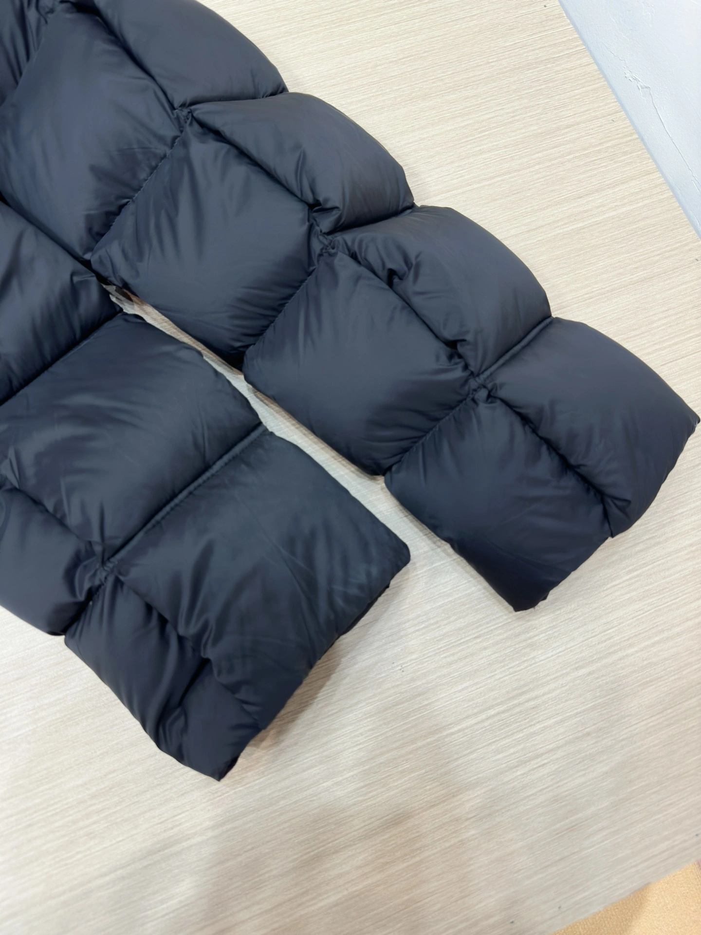 Moncler Down Jackets Vibrant 145506