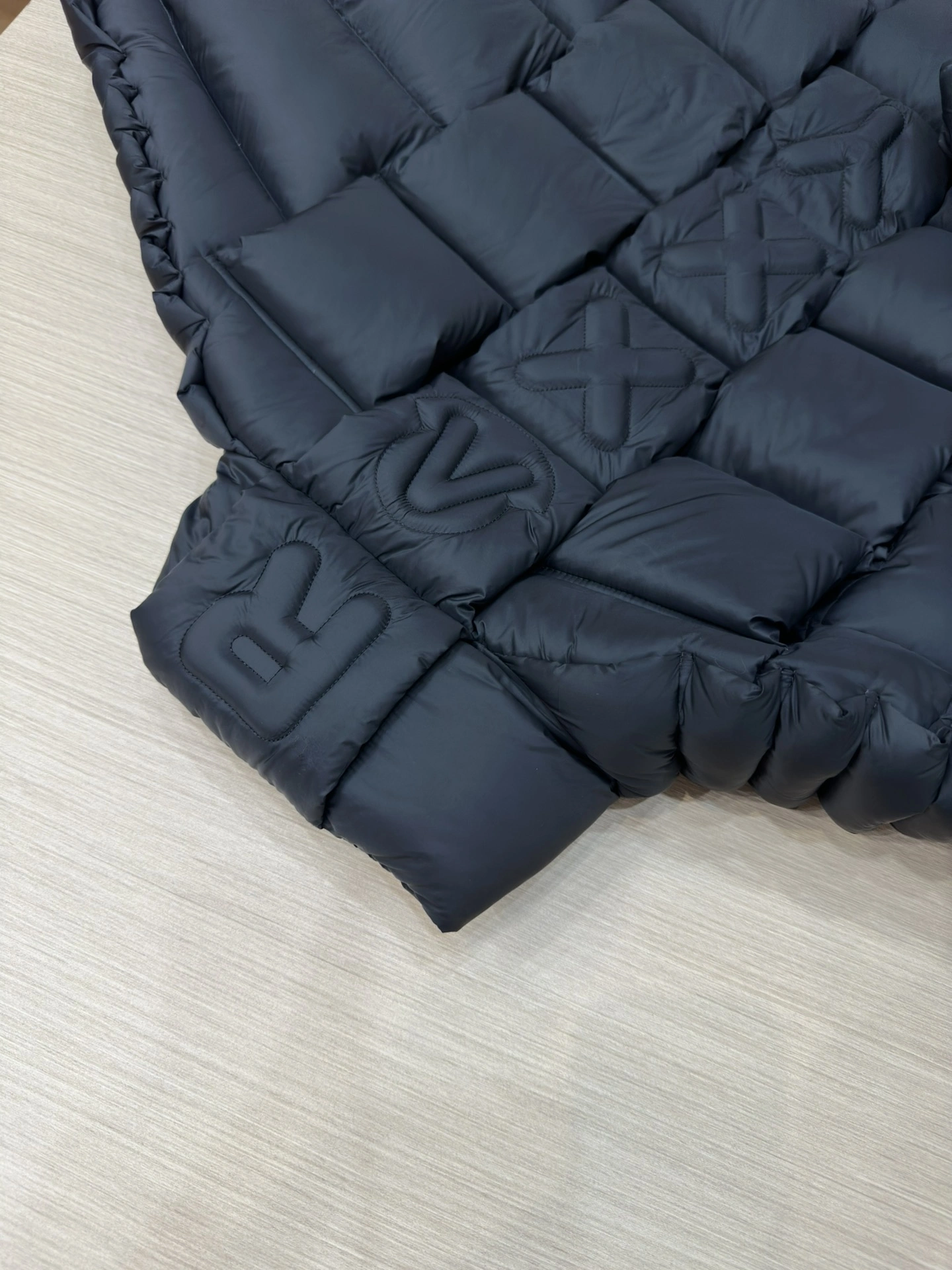 Moncler Down Jackets Vibrant 145506